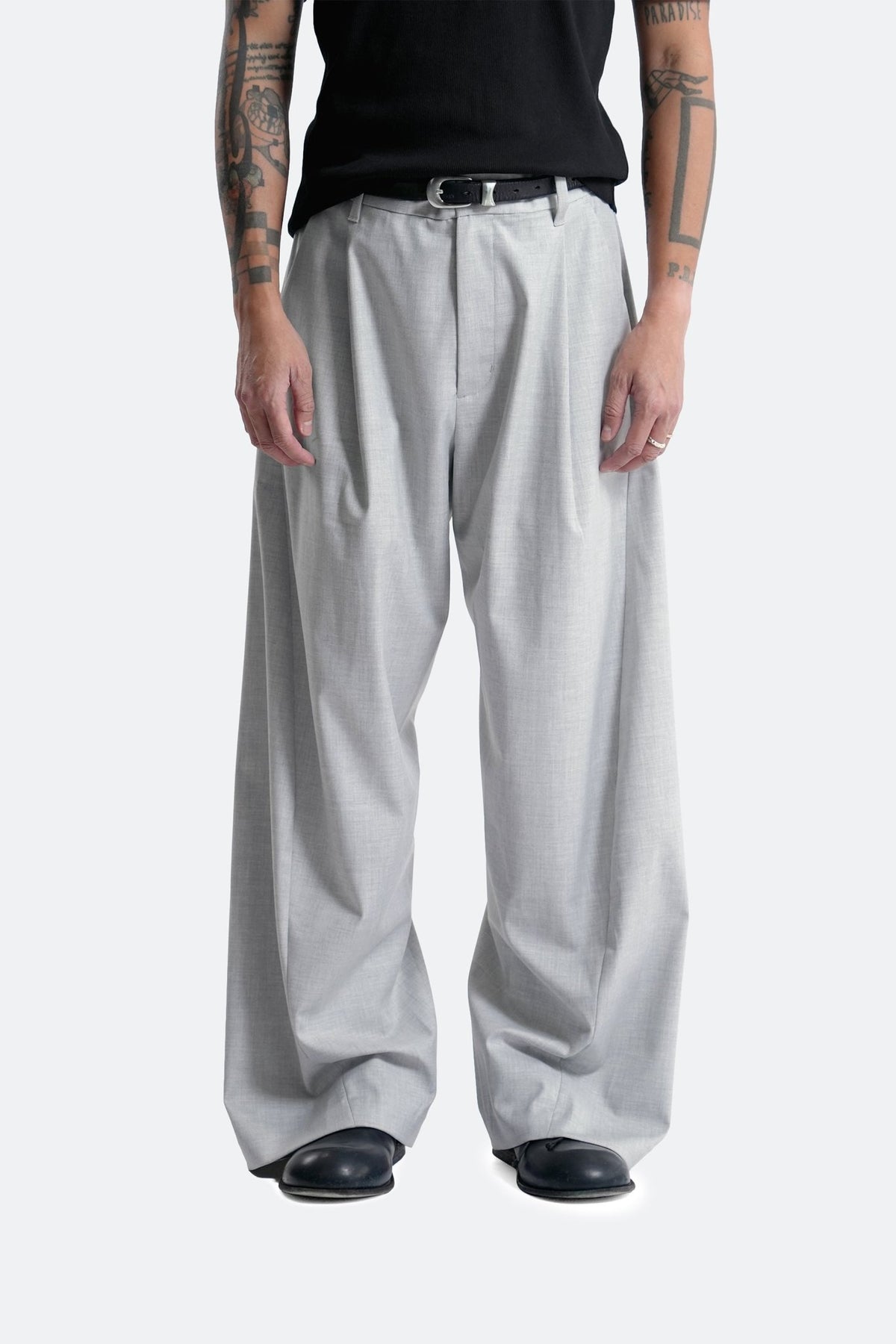 (empty) manual co. 3D tailored pants/ off grey - GROGROCERY