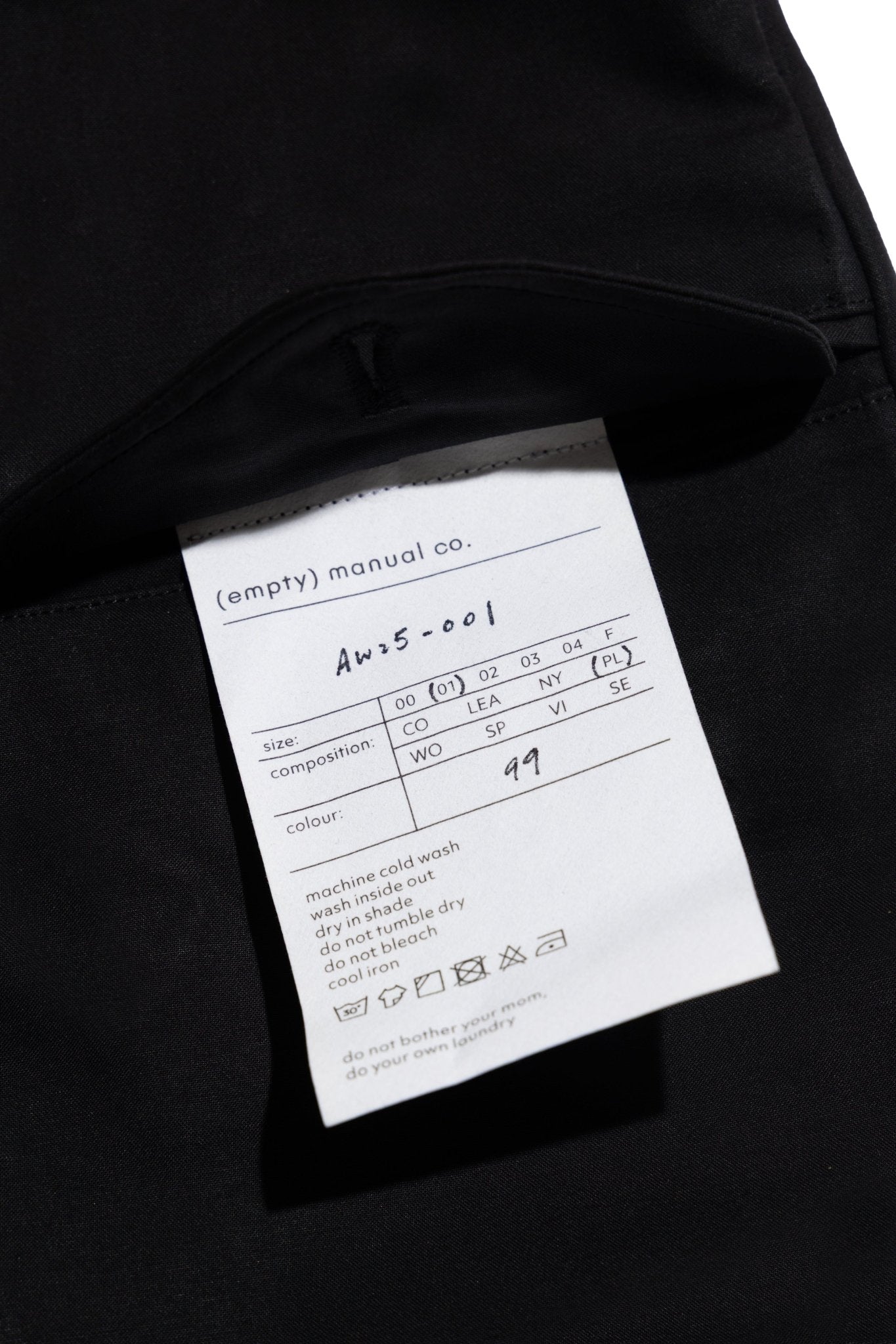 (empty) manual co. pleated bermuda shorts/ black - GROGROCERY