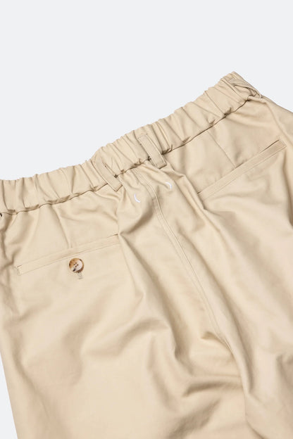 (empty) manual co. pleated bermuda shorts/ light beige - GROGROCERY