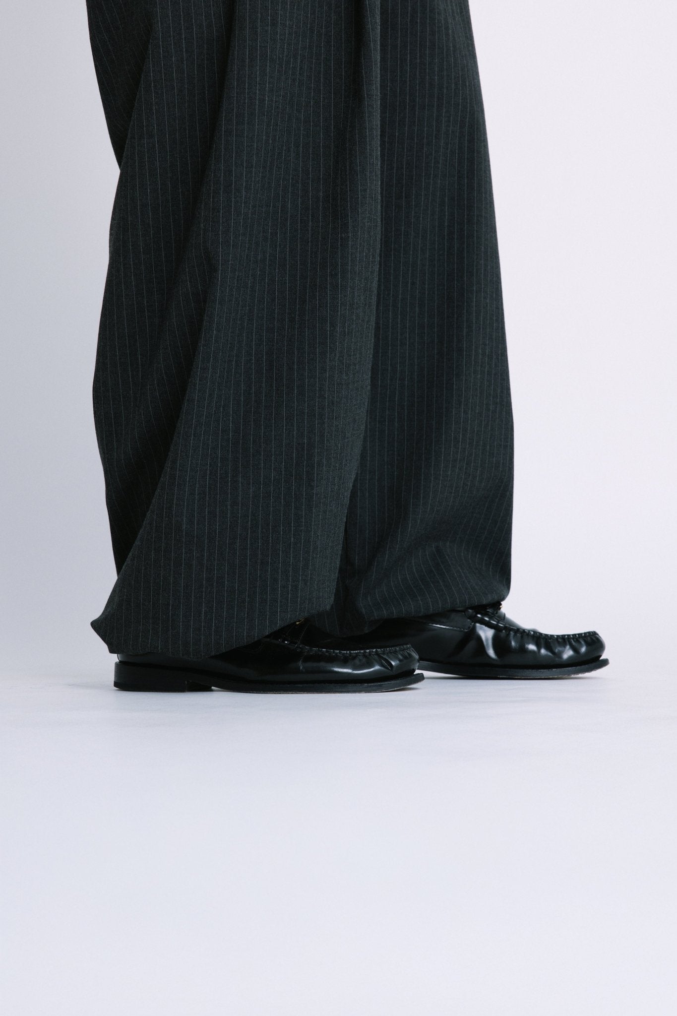 (empty) manual co. UU wide tailored pants/ charcoal stripe - GROGROCERY