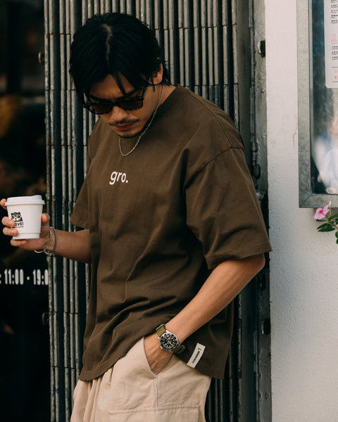 gro. By YH DISTRESSED LOGO TEE/ WALNUT BROWN - GROGROCERY