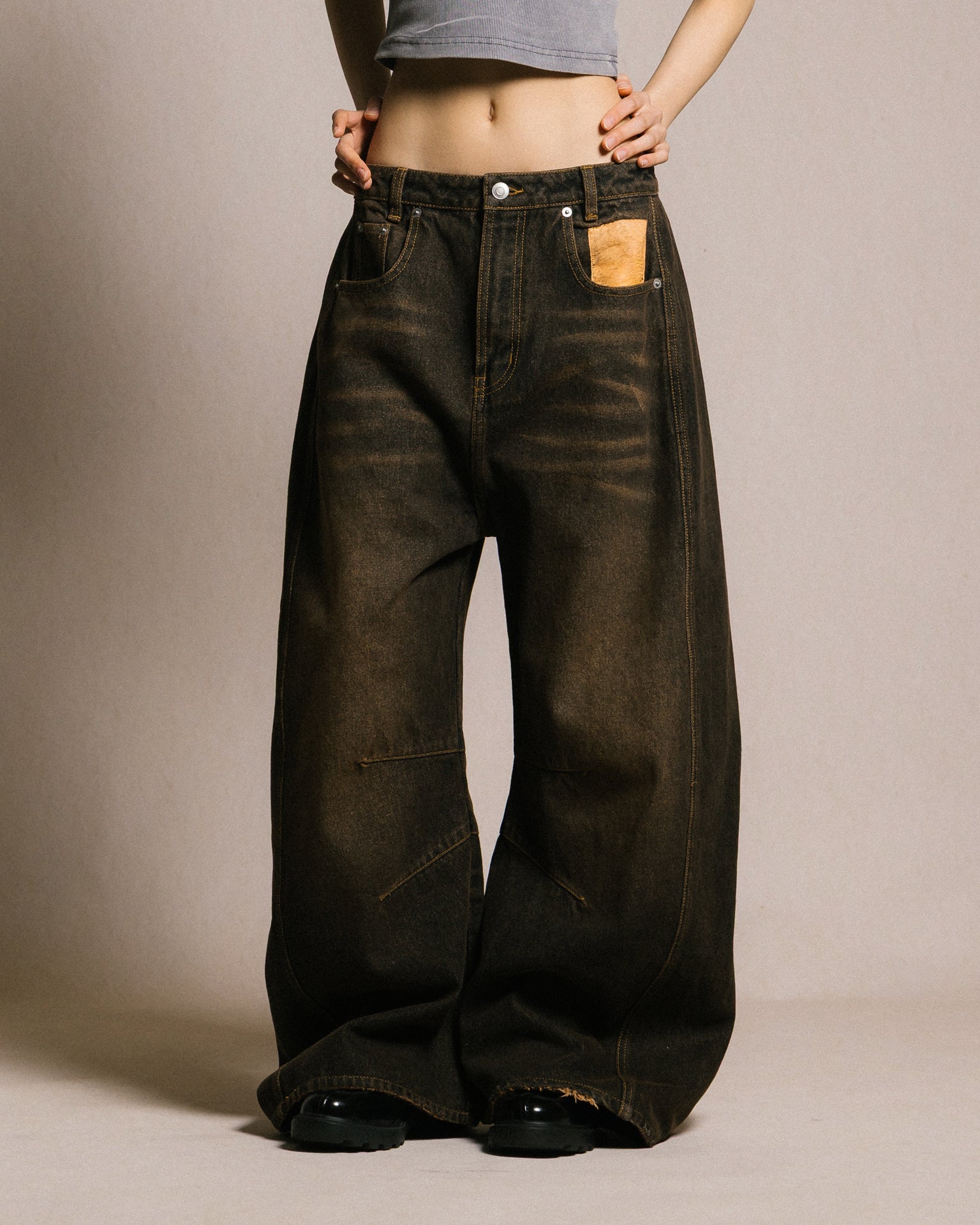 GROCERY ACID WASHED BARREL JEANS/ BROWN - GROGROCERY