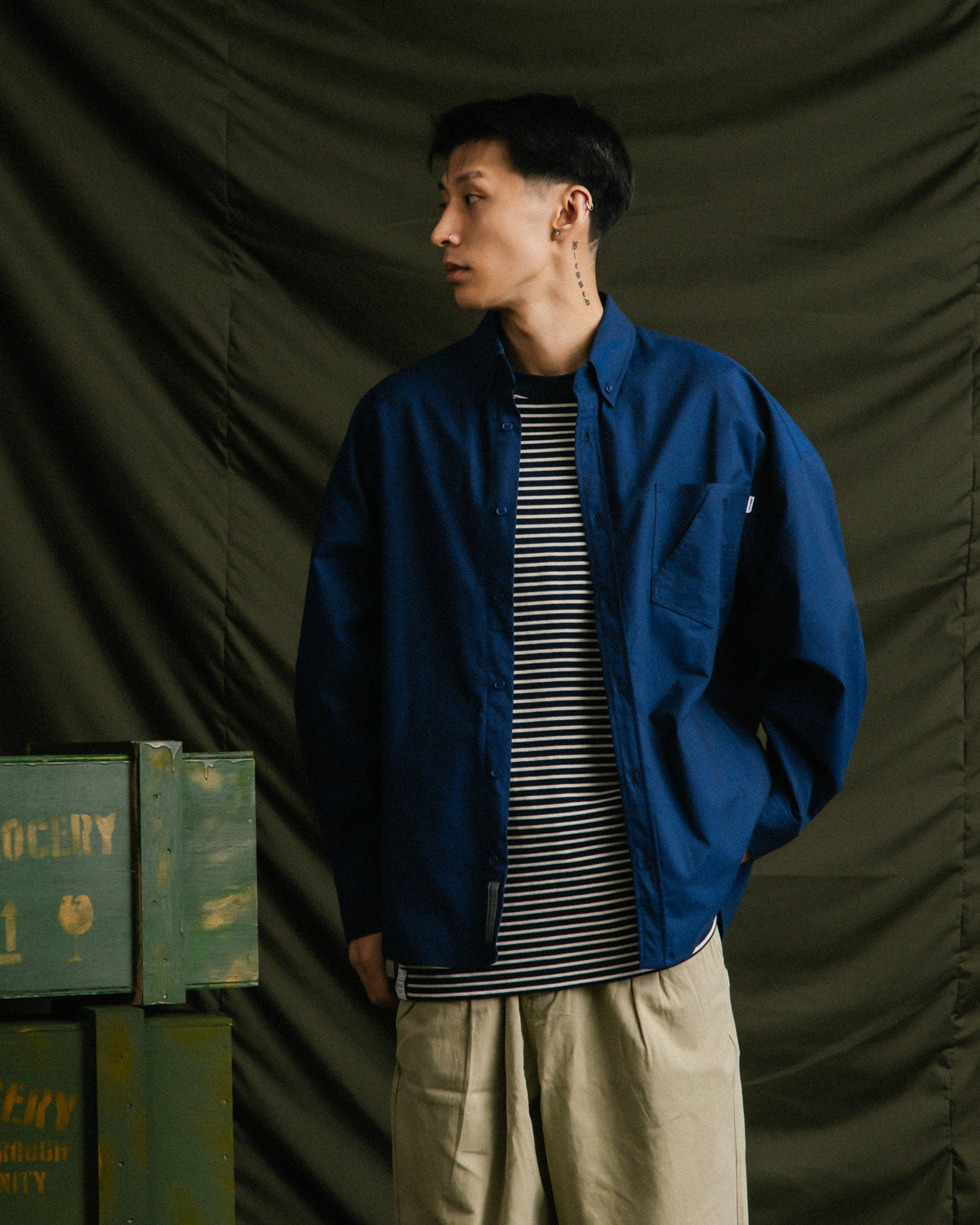 GROCERY ASYMMETRIC POCKET OXFORD SHIRT/ BLUE - GROGROCERY