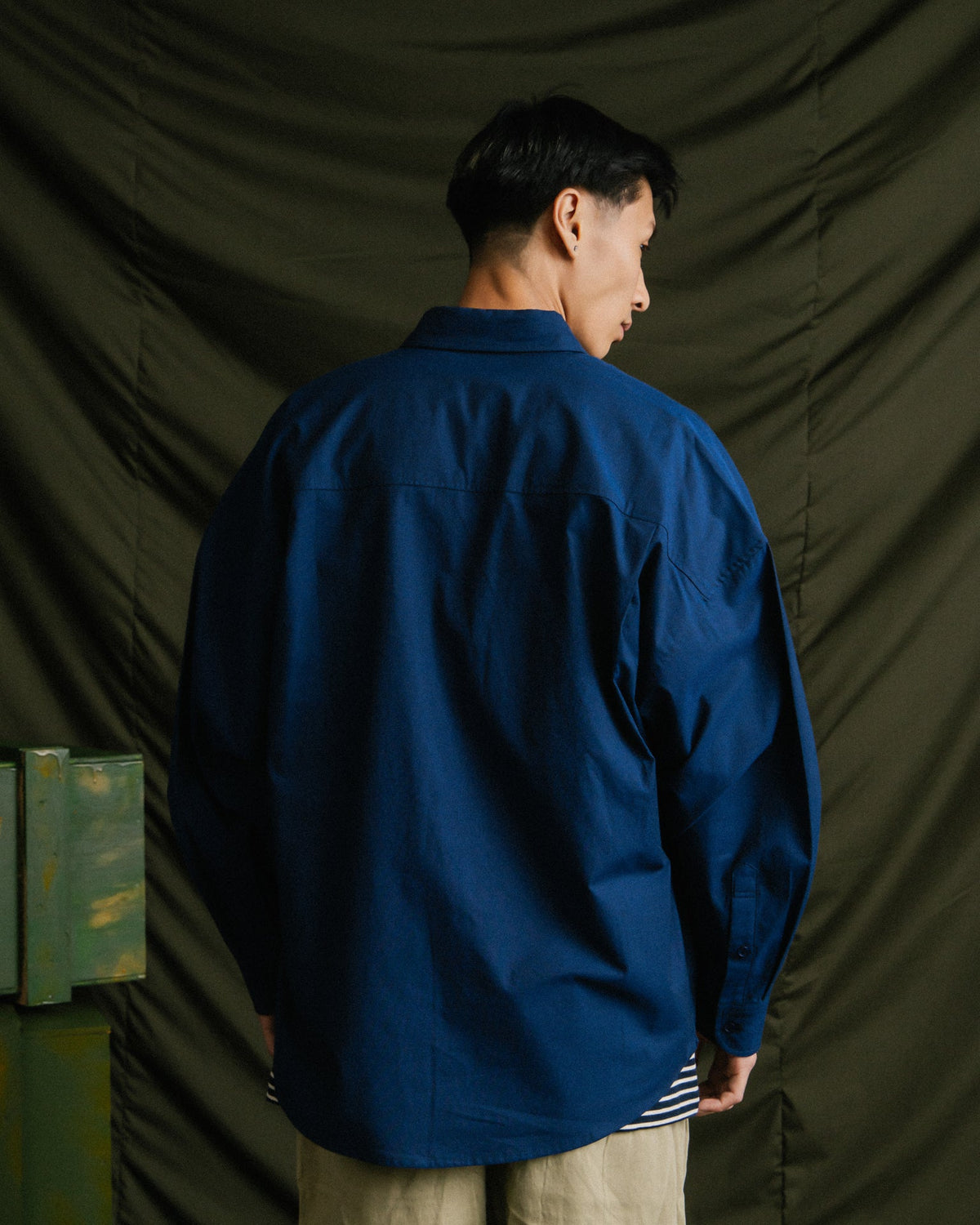 GROCERY ASYMMETRIC POCKET OXFORD SHIRT/ BLUE - GROGROCERY