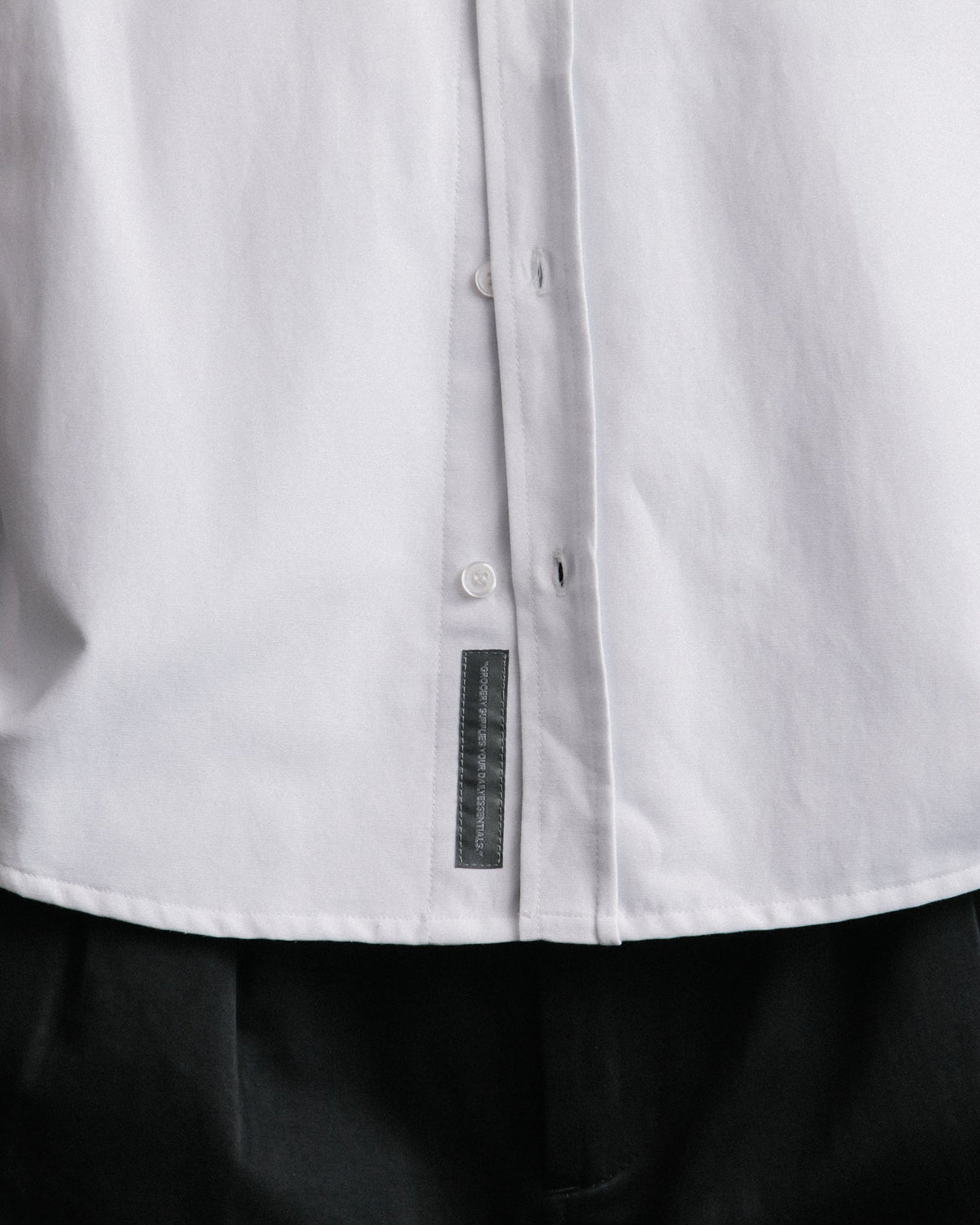 GROCERY ASYMMETRIC POCKET OXFORD SHIRT/ WHITE - GROGROCERY