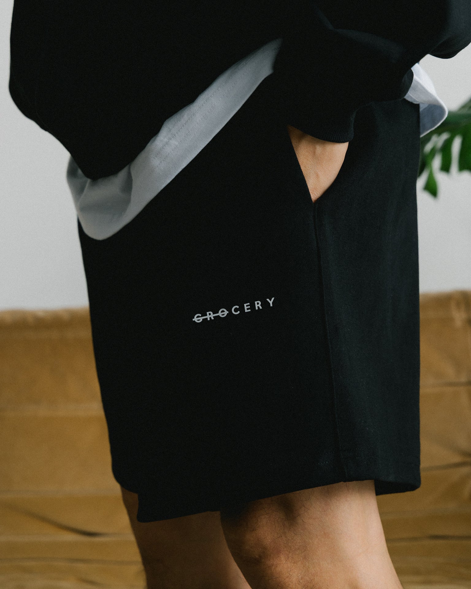 GROCERY BASIC SWEATSHORT/ BLACK - GROGROCERY