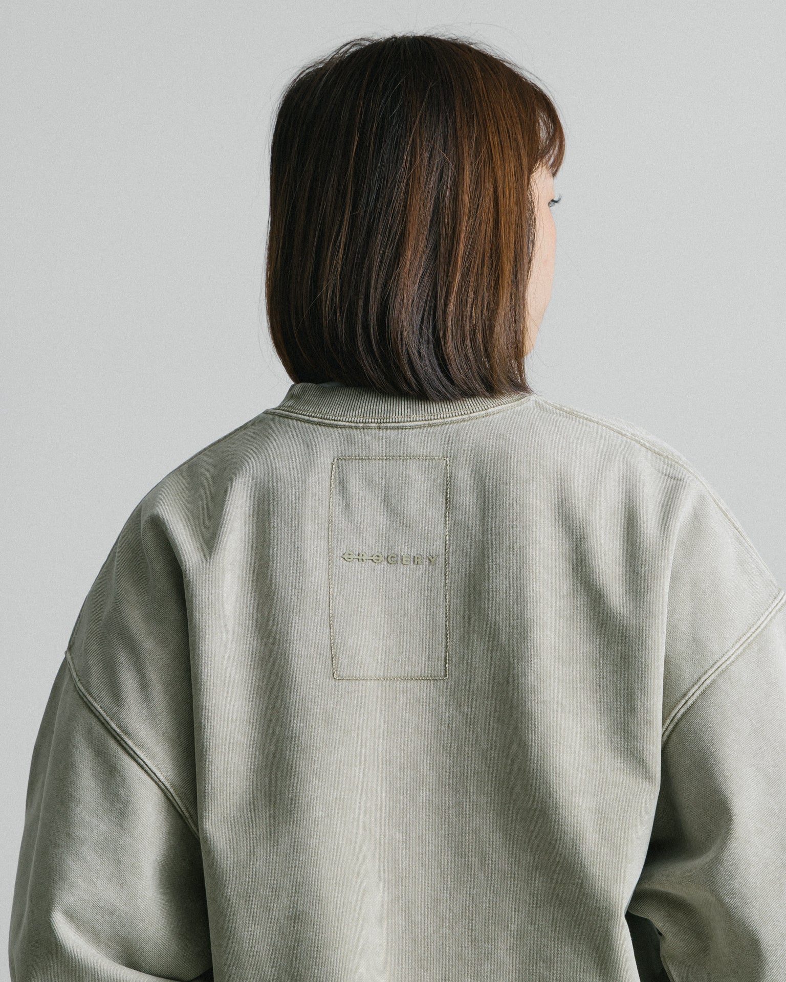 GROCERY BASIC WASHED CREWNECK SWEATER/ GREY OLIVE - GROGROCERY