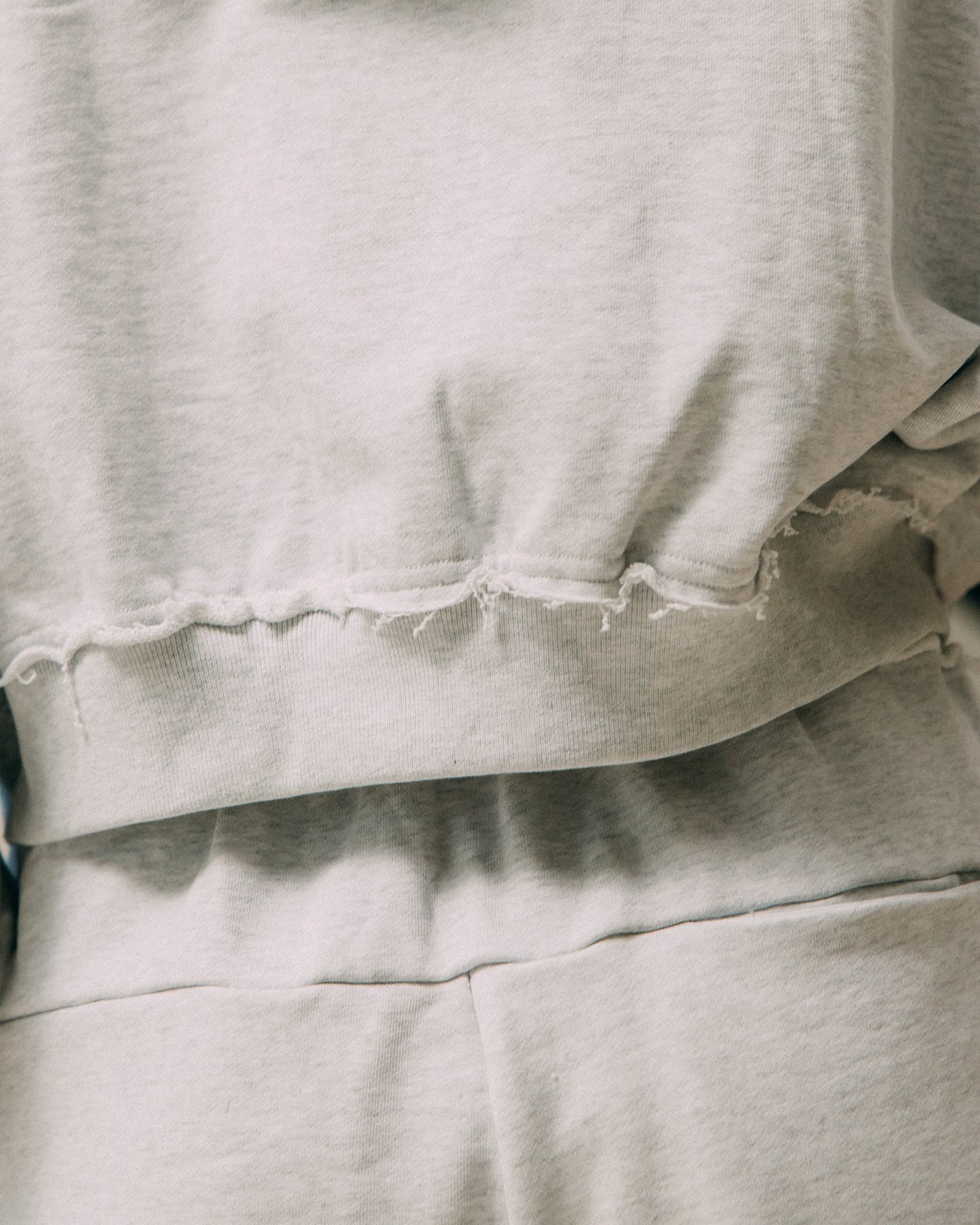 GROCERY COLLEGE LOGO CROPPED ZIP UP HOODIE/ GREY - GROGROCERY