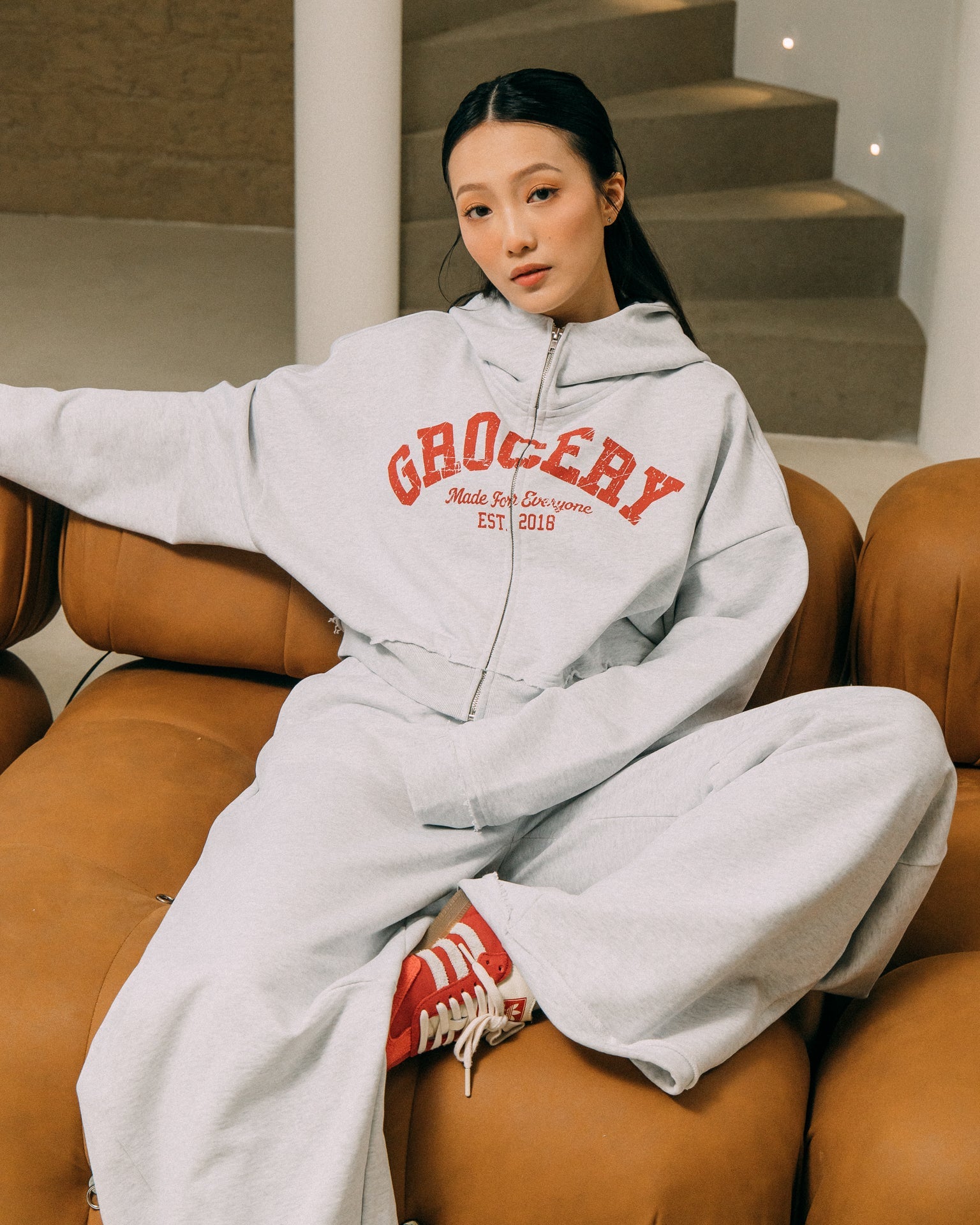 GROCERY COLLEGE LOGO CROPPED ZIP UP HOODIE/ GREY - GROGROCERY