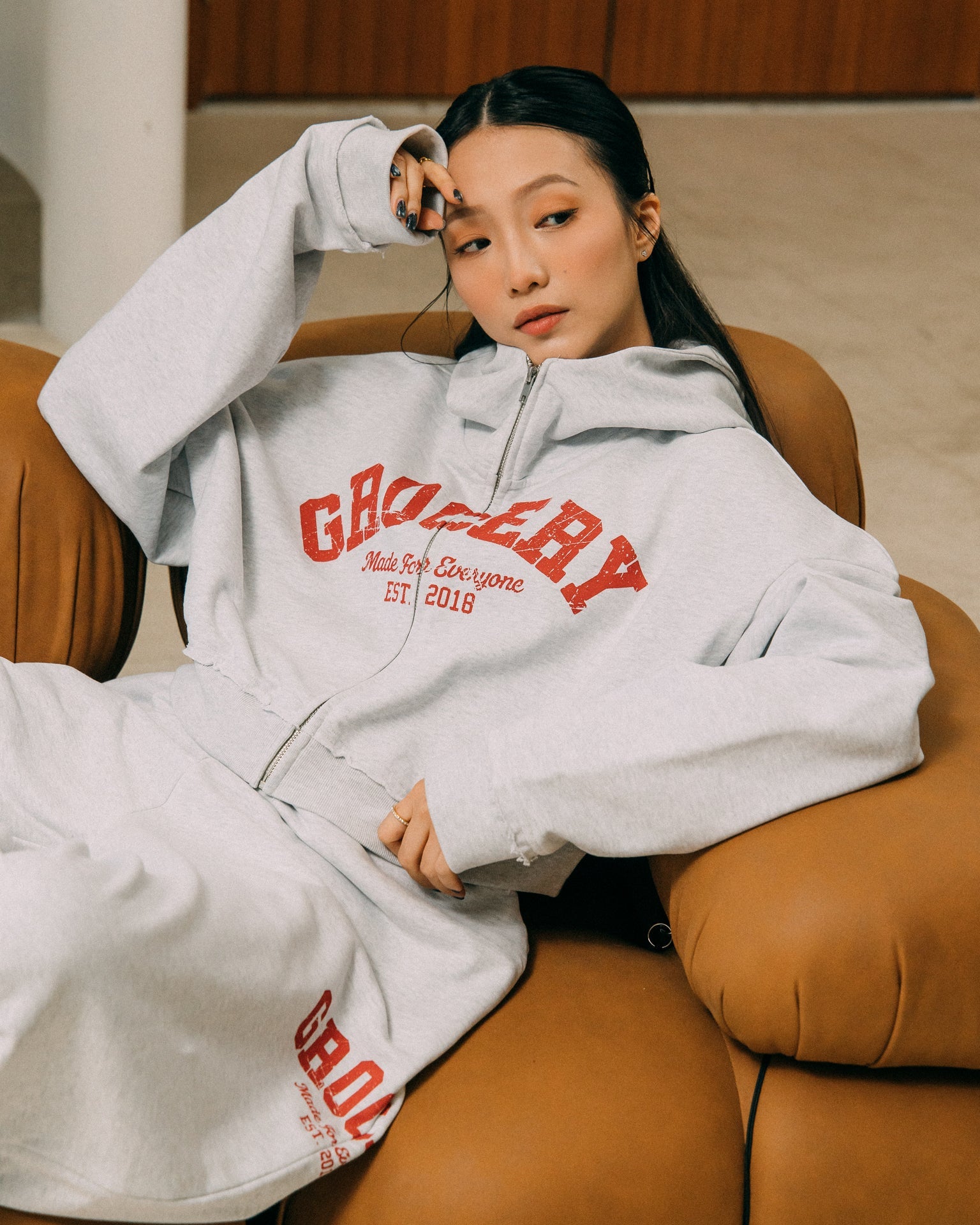 GROCERY COLLEGE LOGO CROPPED ZIP UP HOODIE/ GREY - GROGROCERY