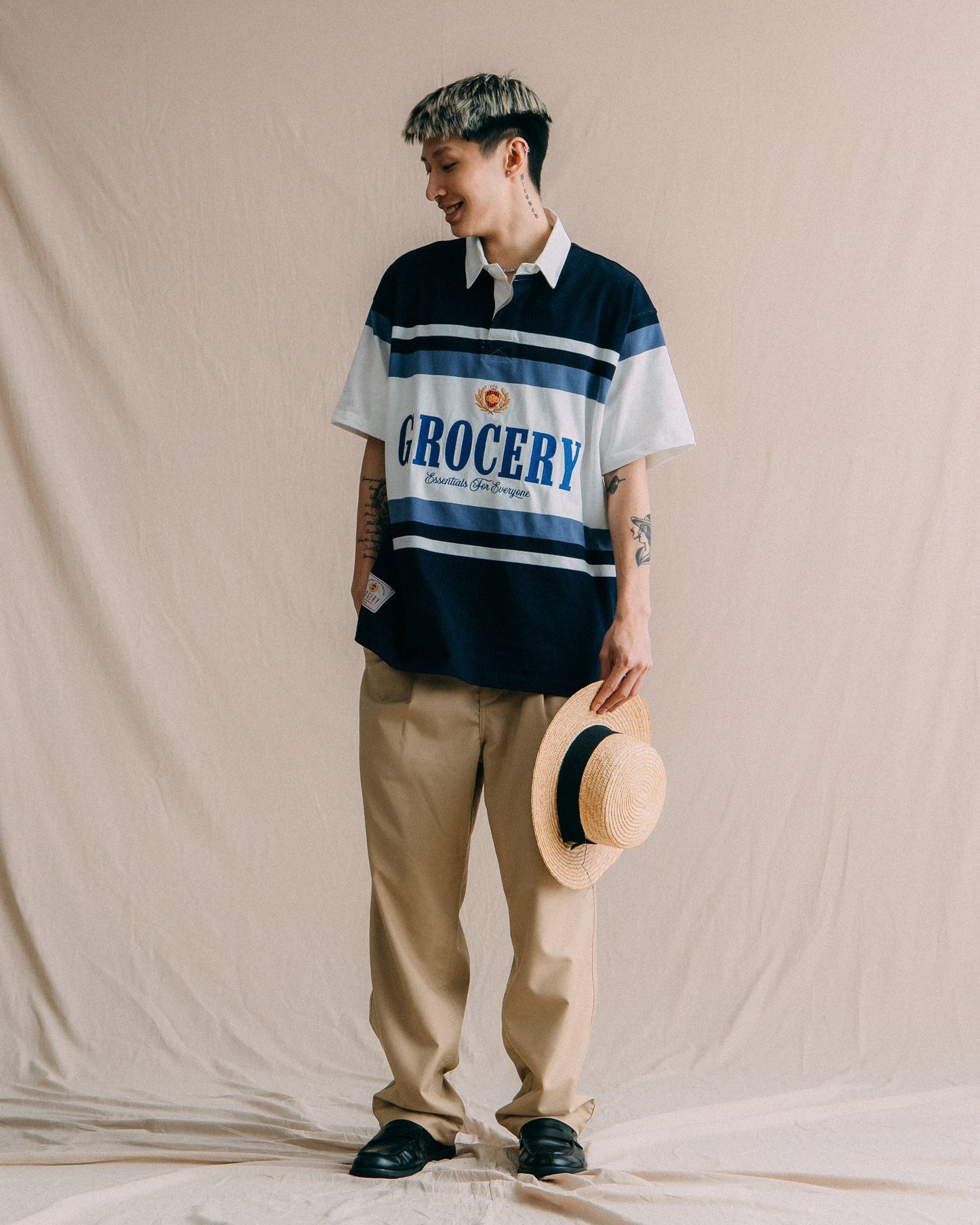 GROCERY COLLEGE LOGO STRIPE POLO SHIRT/ CREAM & NAVY - GROGROCERY