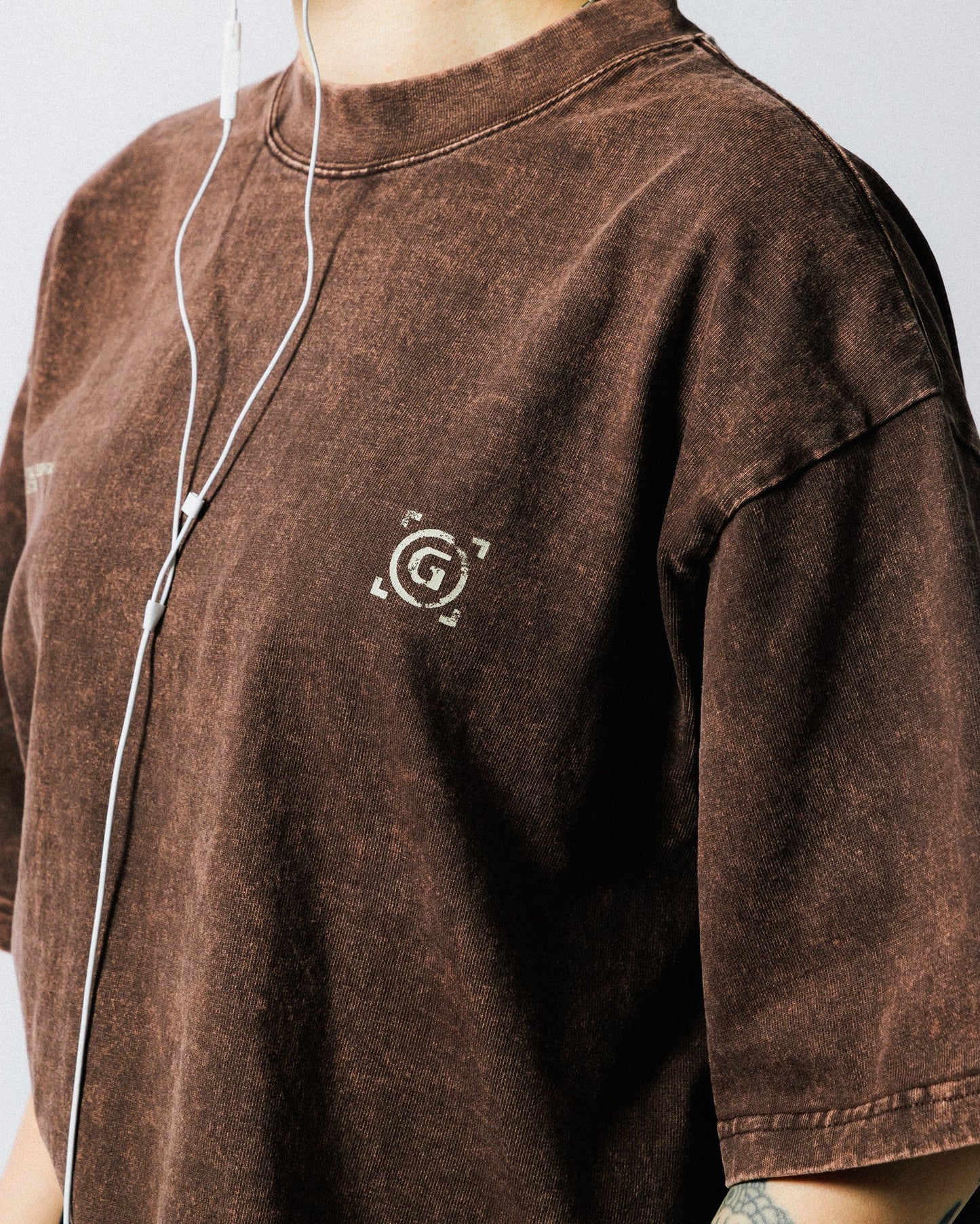 GROCERY DAILY ESSENTIALS WASHED GRAPHIC BOXY TEE/ BROWN - GROGROCERY