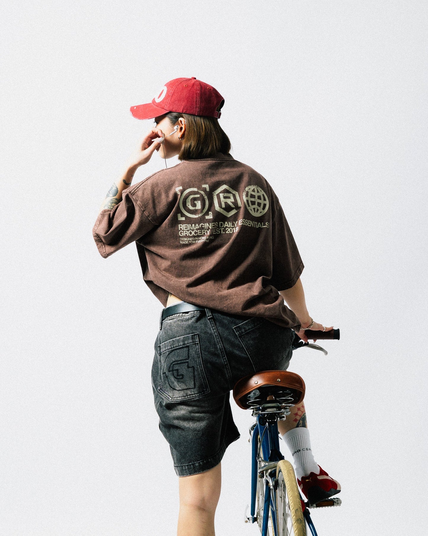 GROCERY DAILY ESSENTIALS WASHED GRAPHIC BOXY TEE/ BROWN - GROGROCERY