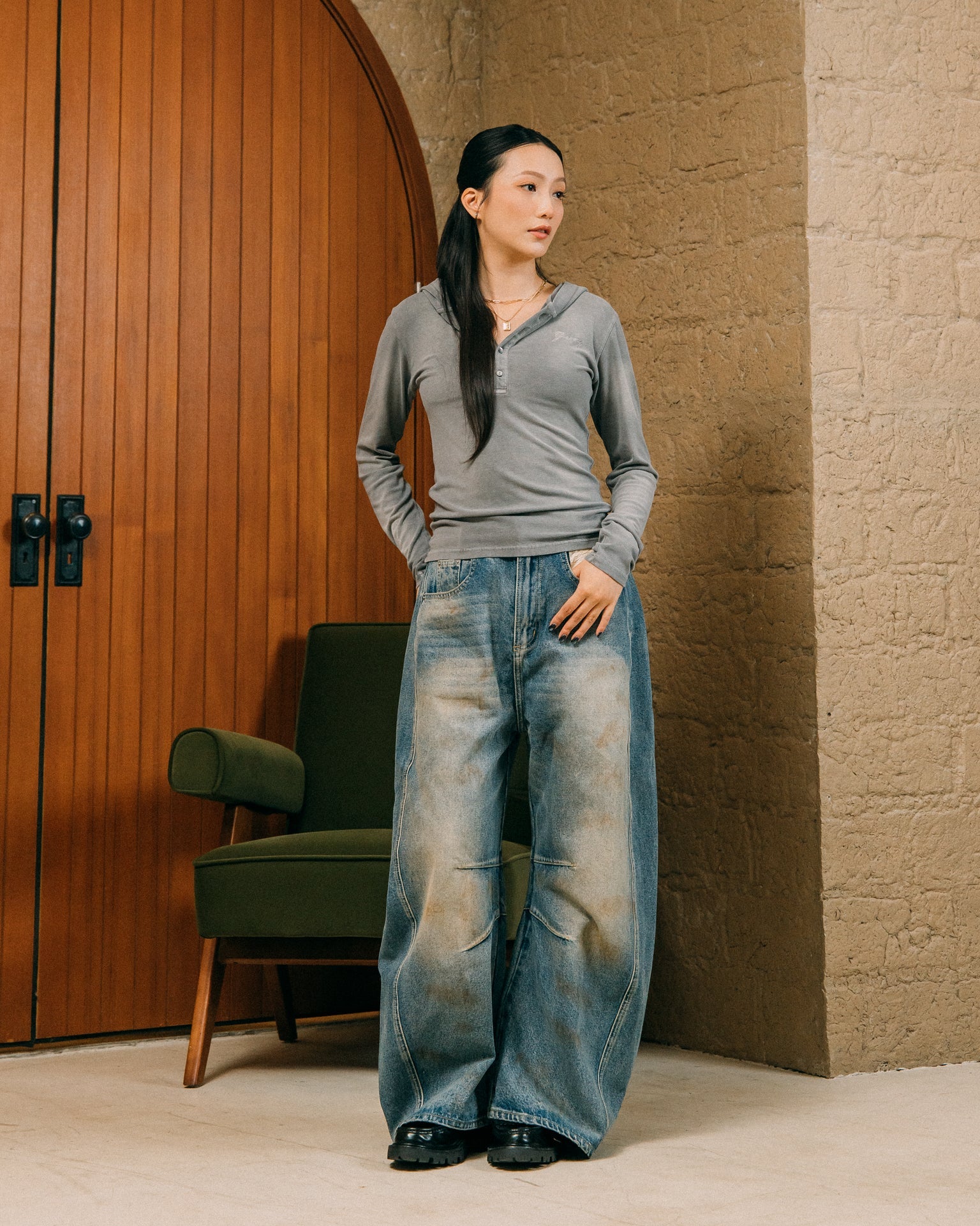 GROCERY DIRTY WASHED BARREL JEANS/ DARK WASH - GROGROCERY