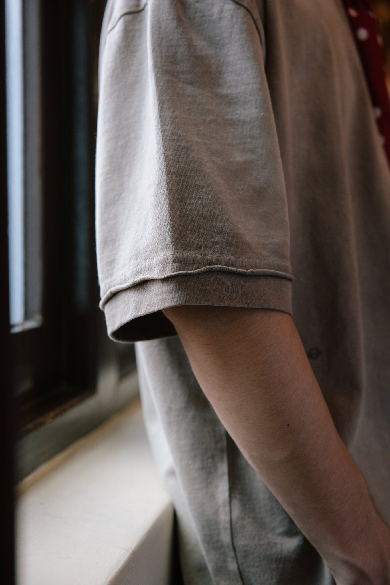 GROCERY DISTRESSED SMALL LOGO WASHED TEE/ FADED SAND - GROGROCERY