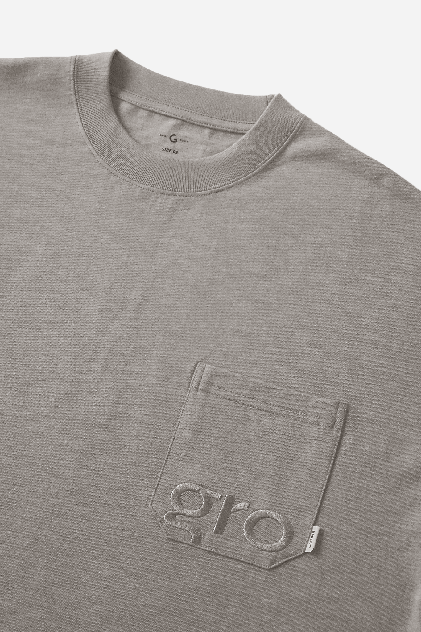 GROCERY EMBROIDERY LOGO POCKET TEE/ CEMENT - GROGROCERY