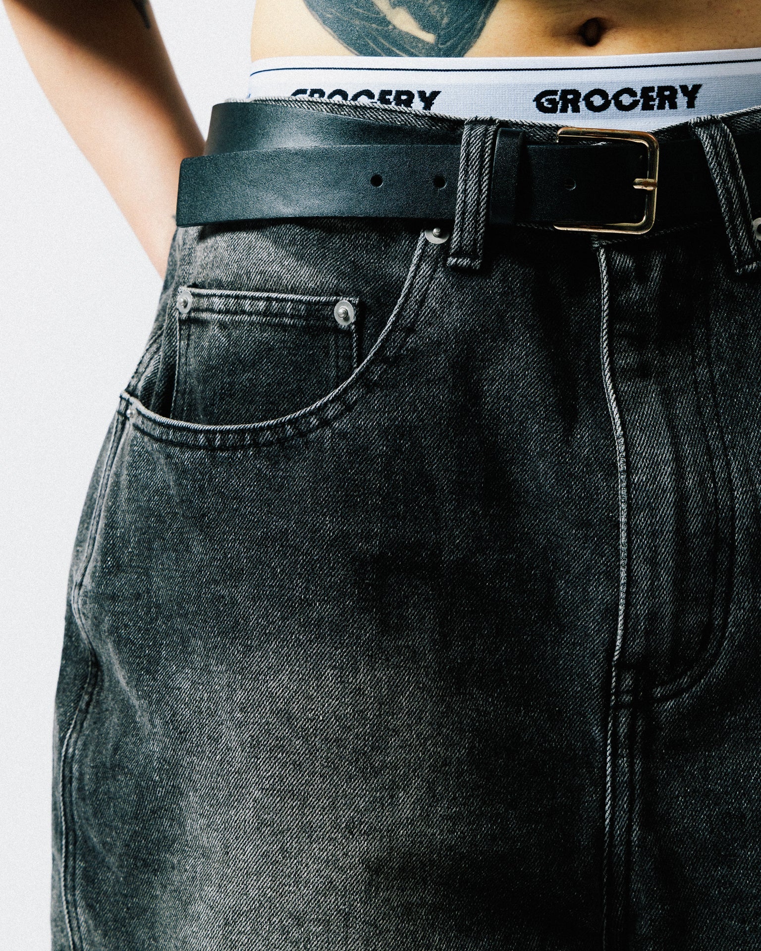 GROCERY G LOGO WASHED DENIM SHORTS/ BLACK - GROGROCERY