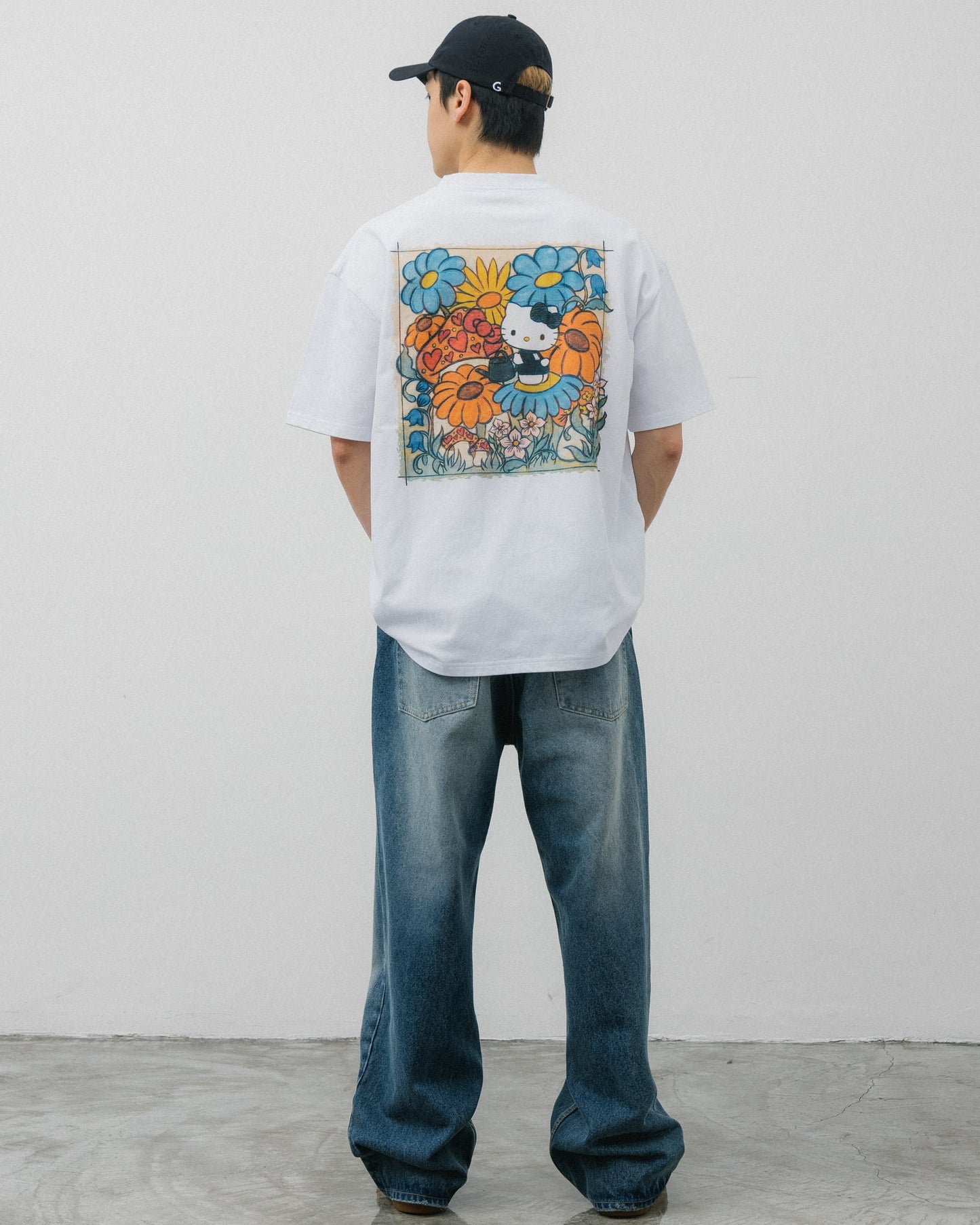 GROCERY | HELLO KITTY LOVE GARDEN GRAPHIC TEE/ WHITE - GROGROCERY