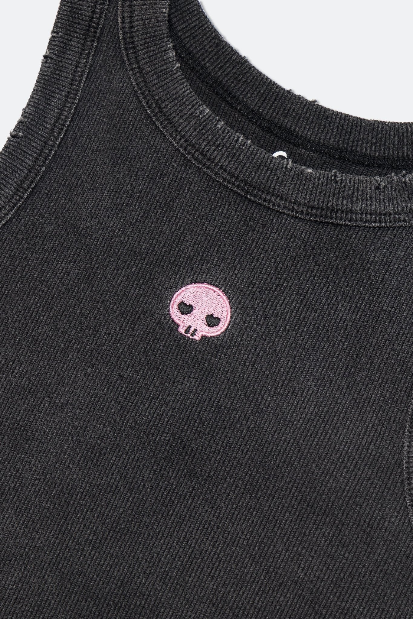 GROCERY | KUROMI EMBROIDERY LOGO WASHED RIBBED TANK TOP/ BLACK - GROGROCERY