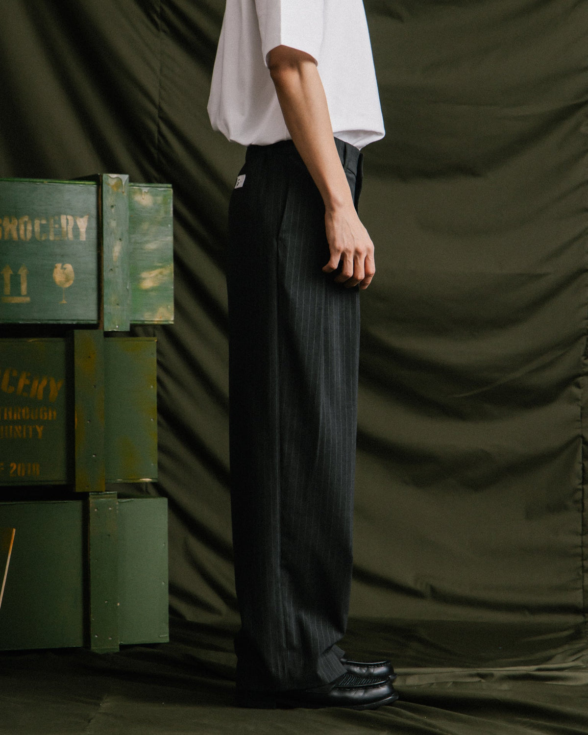 GROCERY PLEATED STRIPE WIDE LEG COMFY PANTS/ DARK GREY - GROGROCERY