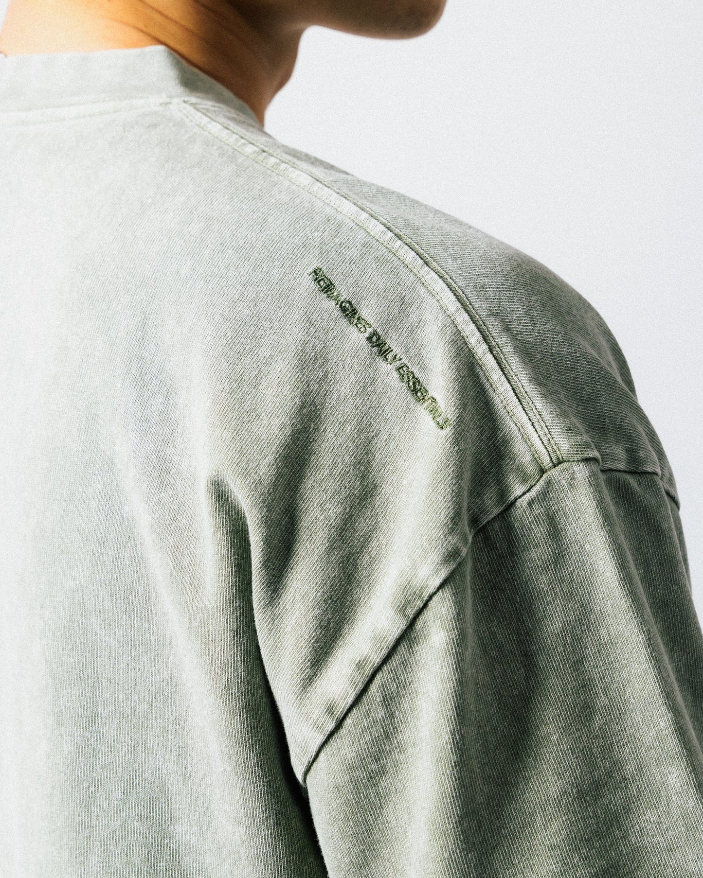 GROCERY SMALL LOGO WASHED TEE/ GREY OLIVE - GROGROCERY