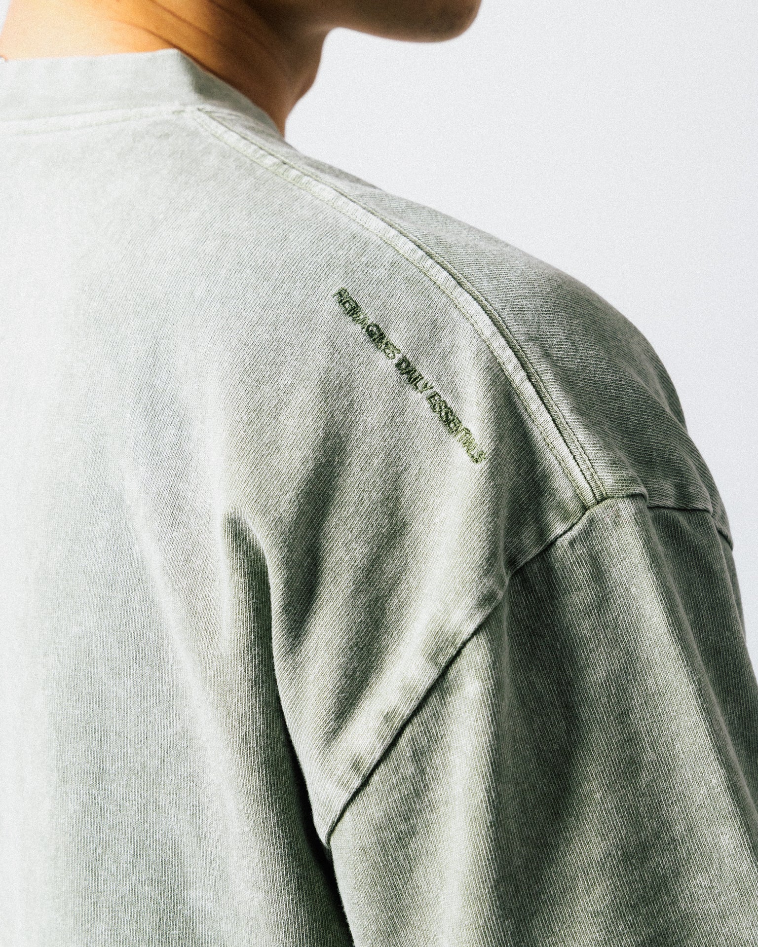 GROCERY SMALL LOGO WASHED TEE/ GREY OLIVE - GROGROCERY