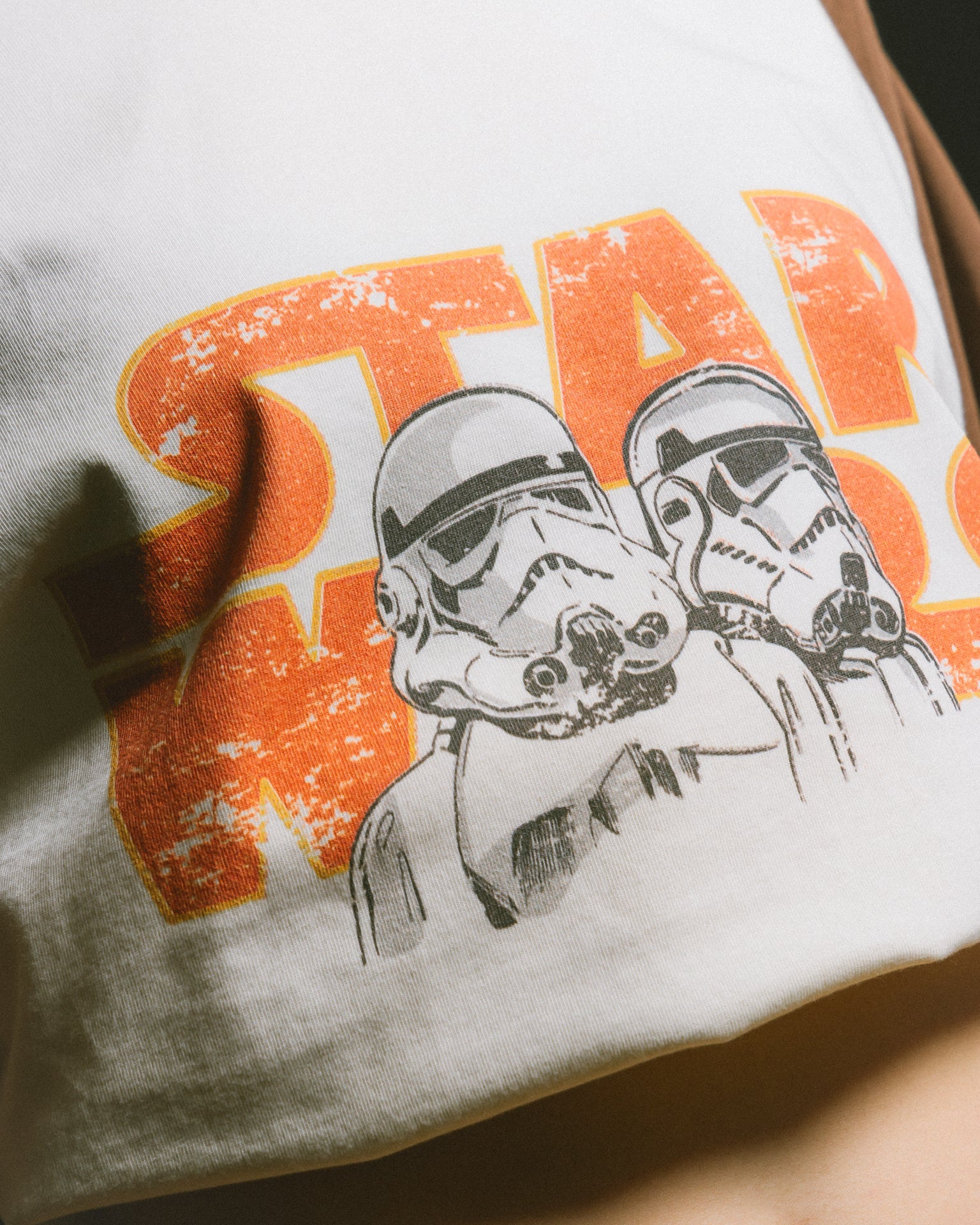 GROCERY STAR WARS VINTAGE STORMTROOPERS RAGLAN TEE/ DARK BROWN AND IVORY - GROGROCERY