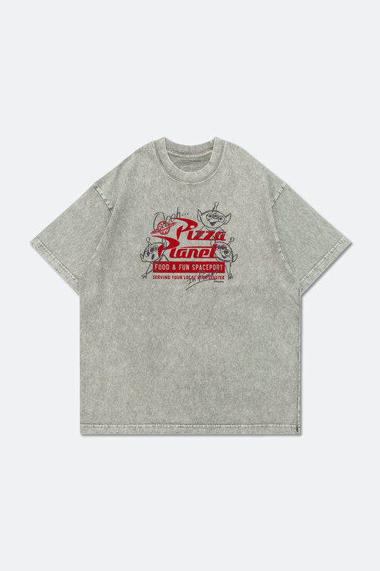 GROCERY | TARMAC | TOY STORY PIZZA PLANET HAND DRAWN RECEIPT WASHED GRAPHIC BOXY TEE/ GREY