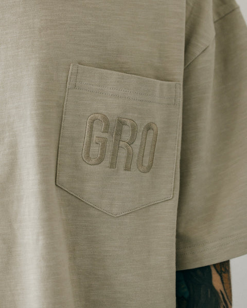 GROCERY TEE - 078 EMBROIDERY LOGO POCKET TEE/ DUSTY GREEN - GROGROCERY