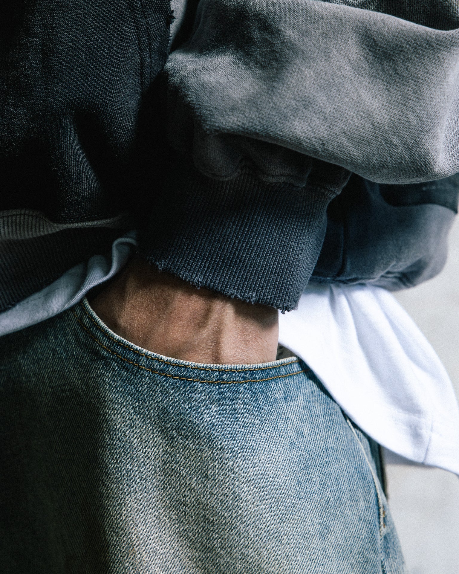 GROCERY TWO TONE BUTTON NECK WASHED HOODIE/ GREY & BLACK - GROGROCERY