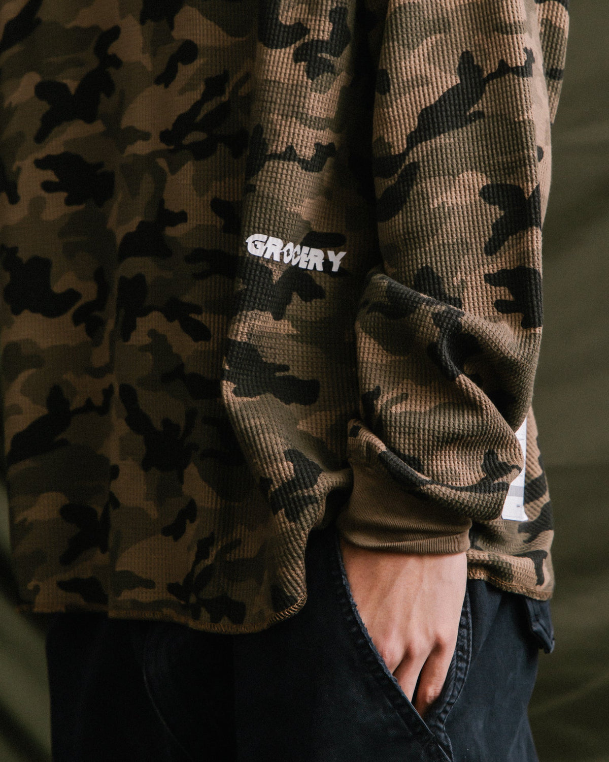 GROCERY WAFFLE LOGO LONG TOP/ CAMO - GROGROCERY
