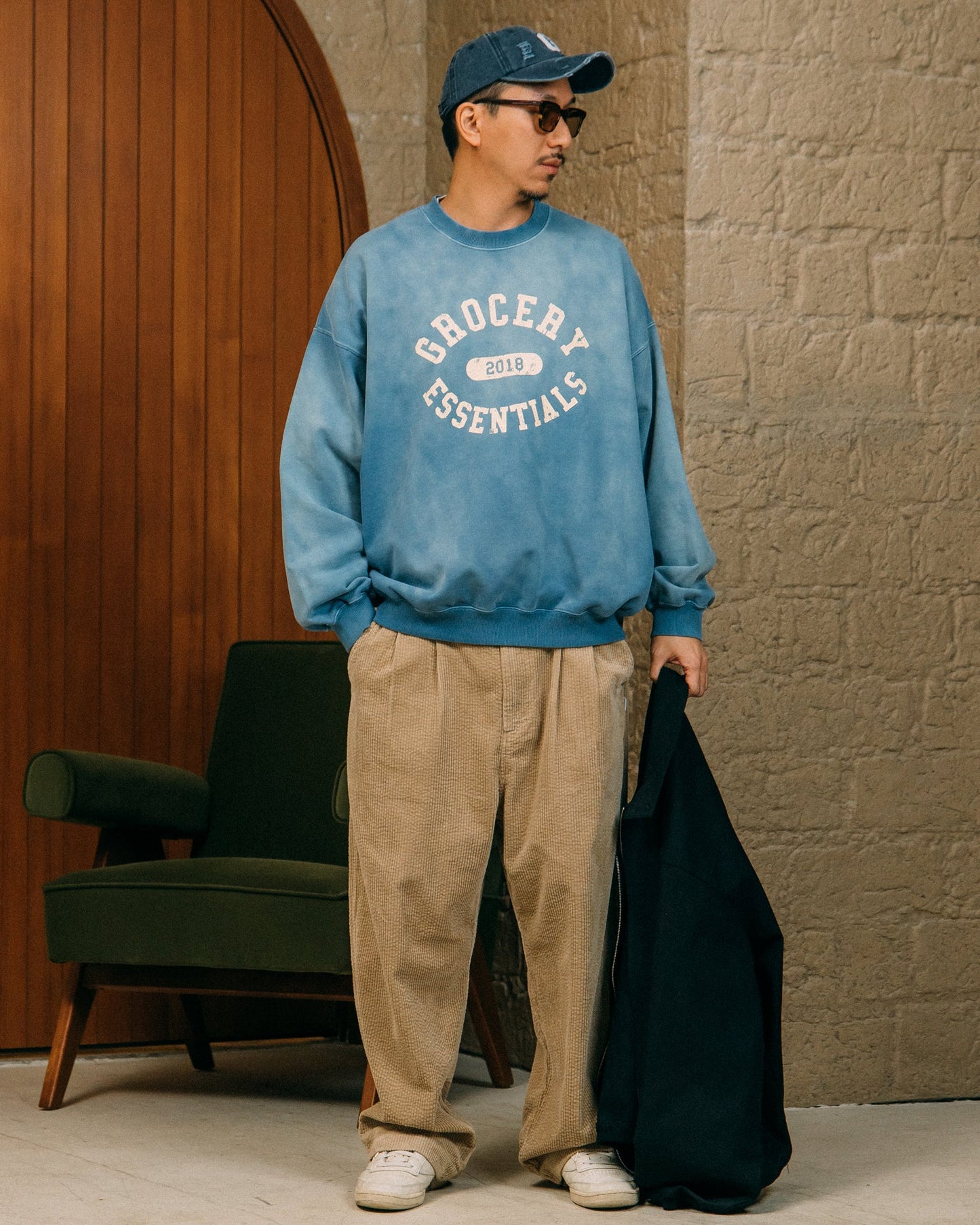 GROCERY WASHED COLLEGE LOGO CREWNECK SWEATER/ FADED BLUE - GROGROCERY