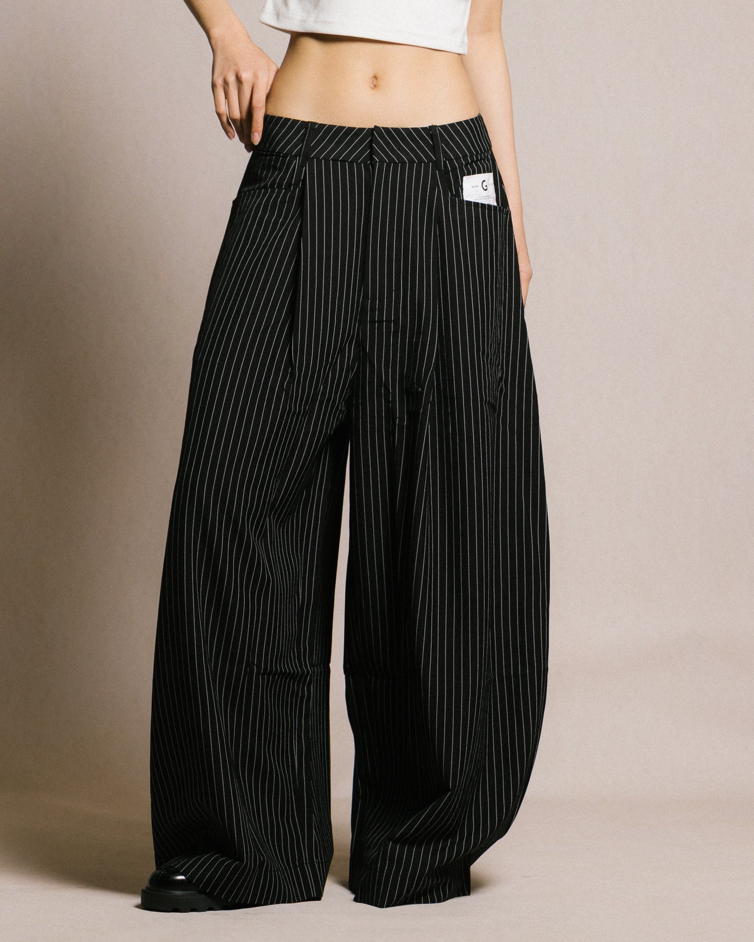GROCERY WIDE LEG PLEATED STRIPE PANTS/ BLACK - GROGROCERY