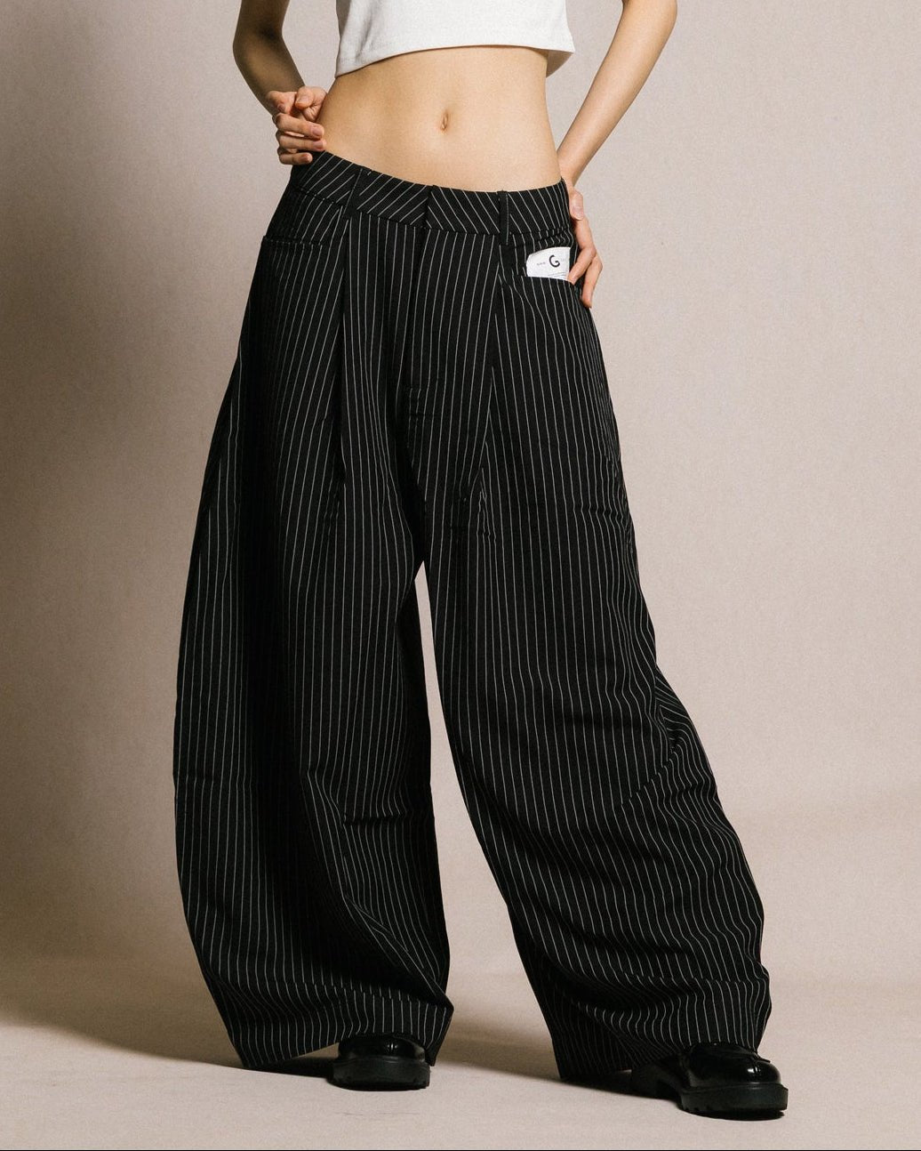 GROCERY WIDE LEG PLEATED STRIPE PANTS/ BLACK - GROGROCERY