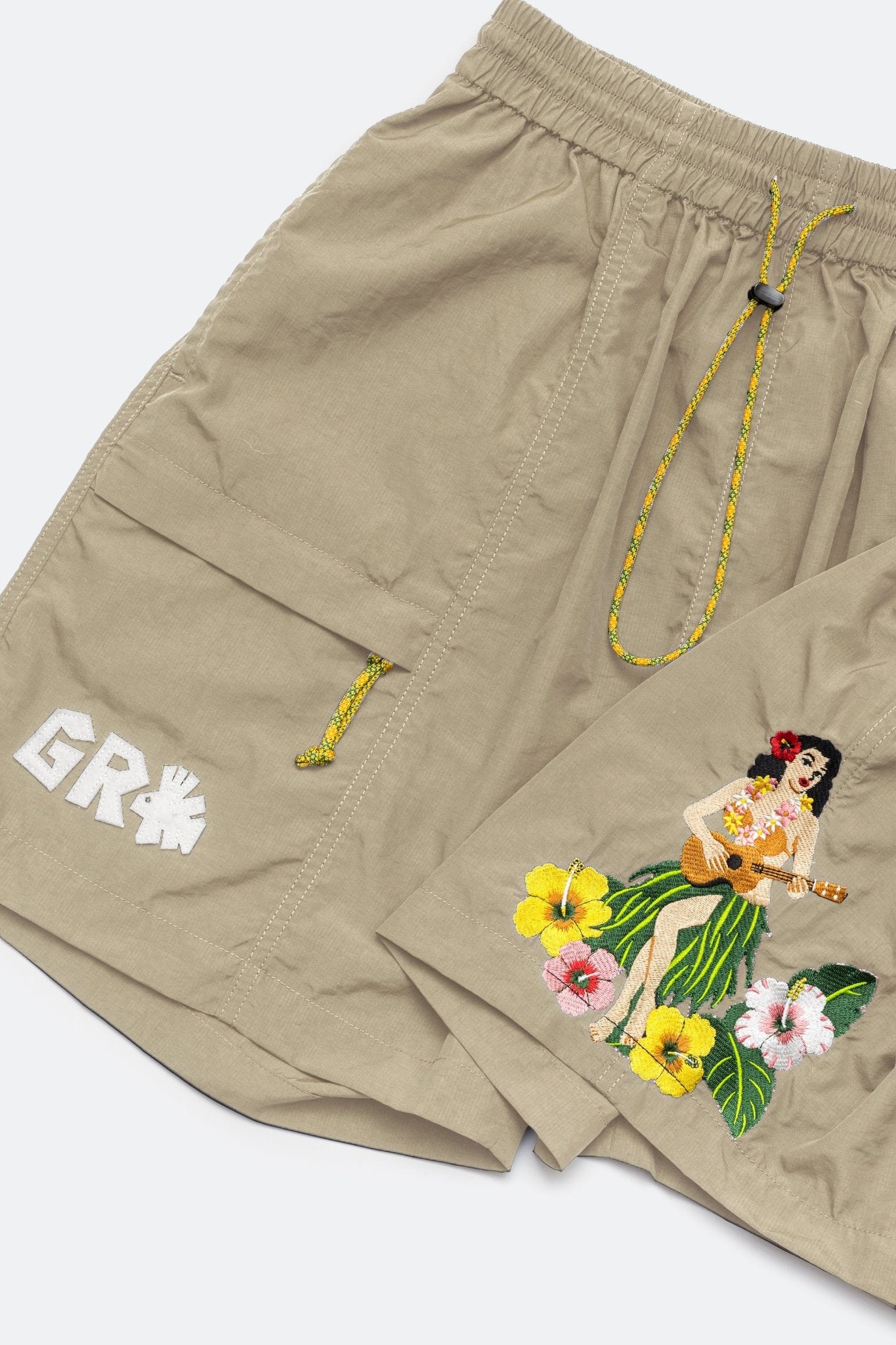GROCERY x CLUB STUBBORN ULTRA SOUVENIR SHORTS/ HAWAII KHAKI - GROGROCERY