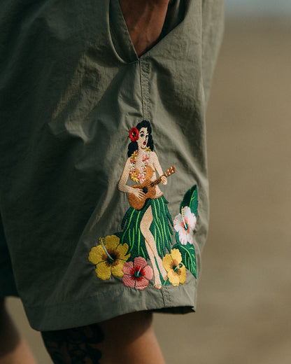 GROCERY x CLUB STUBBORN ULTRA SOUVENIR SHORTS/ HAWAII KHAKI - GROGROCERY