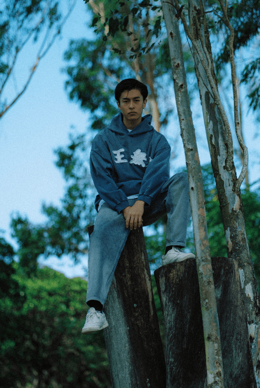 GROCERY X NEEDLESS EMBROIDERY LOGO PATCH WASHED HOODIE/ DUSTY BLUE - GROGROCERY