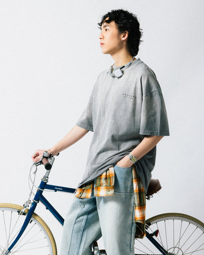 GROCERY x SCENE RETRO LOGO WASHED TEE/ FADED GREY - GROGROCERY