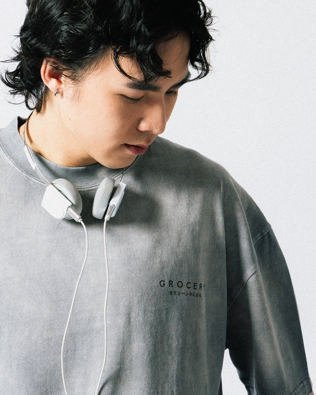 GROCERY x SCENE RETRO LOGO WASHED TEE/ FADED GREY - GROGROCERY