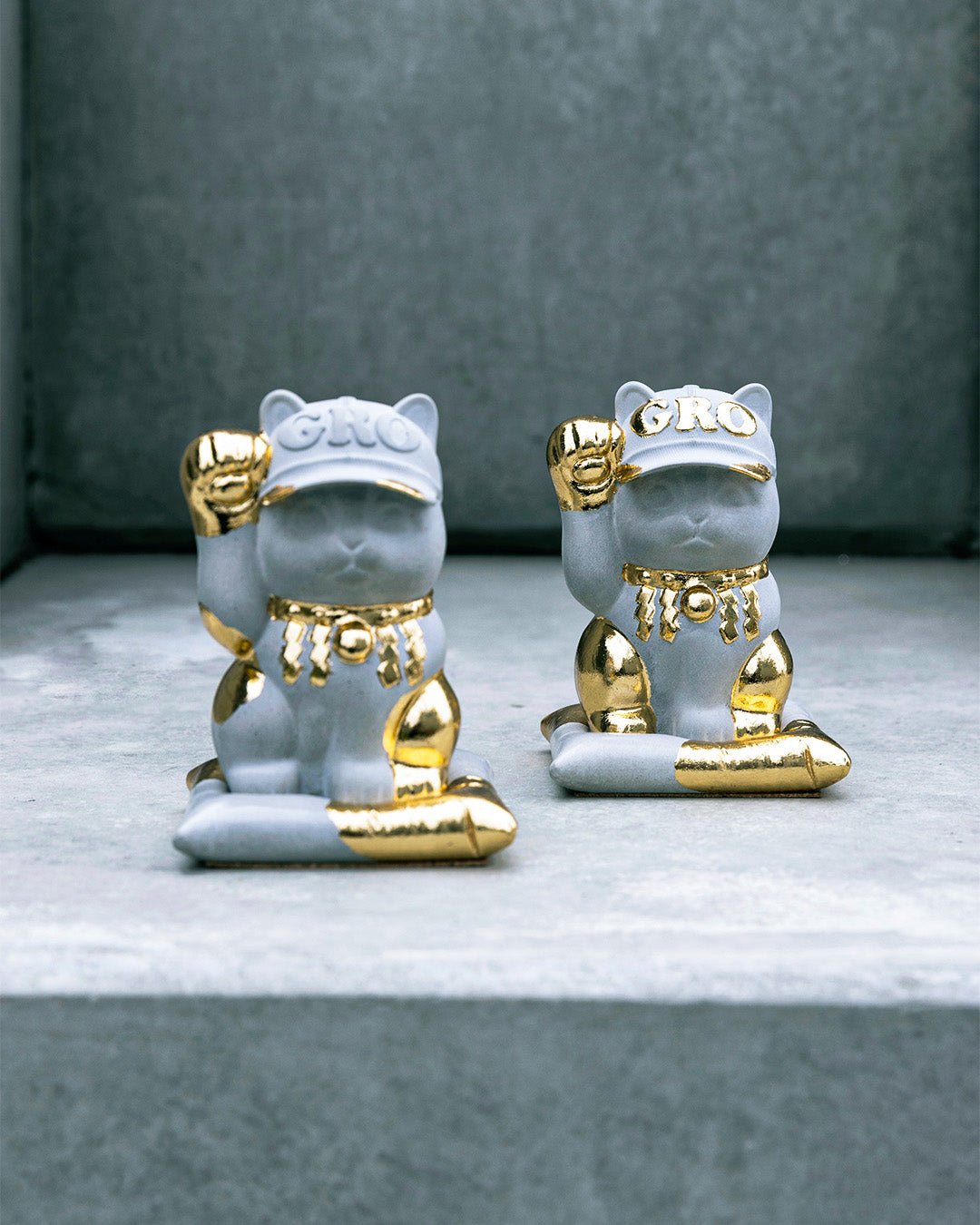 MUDLAB X GROCERY LIMITED EDITION LARGE LOGO CEMENT & GOLD - LEAF LUCKY CAT - GROGROCERY