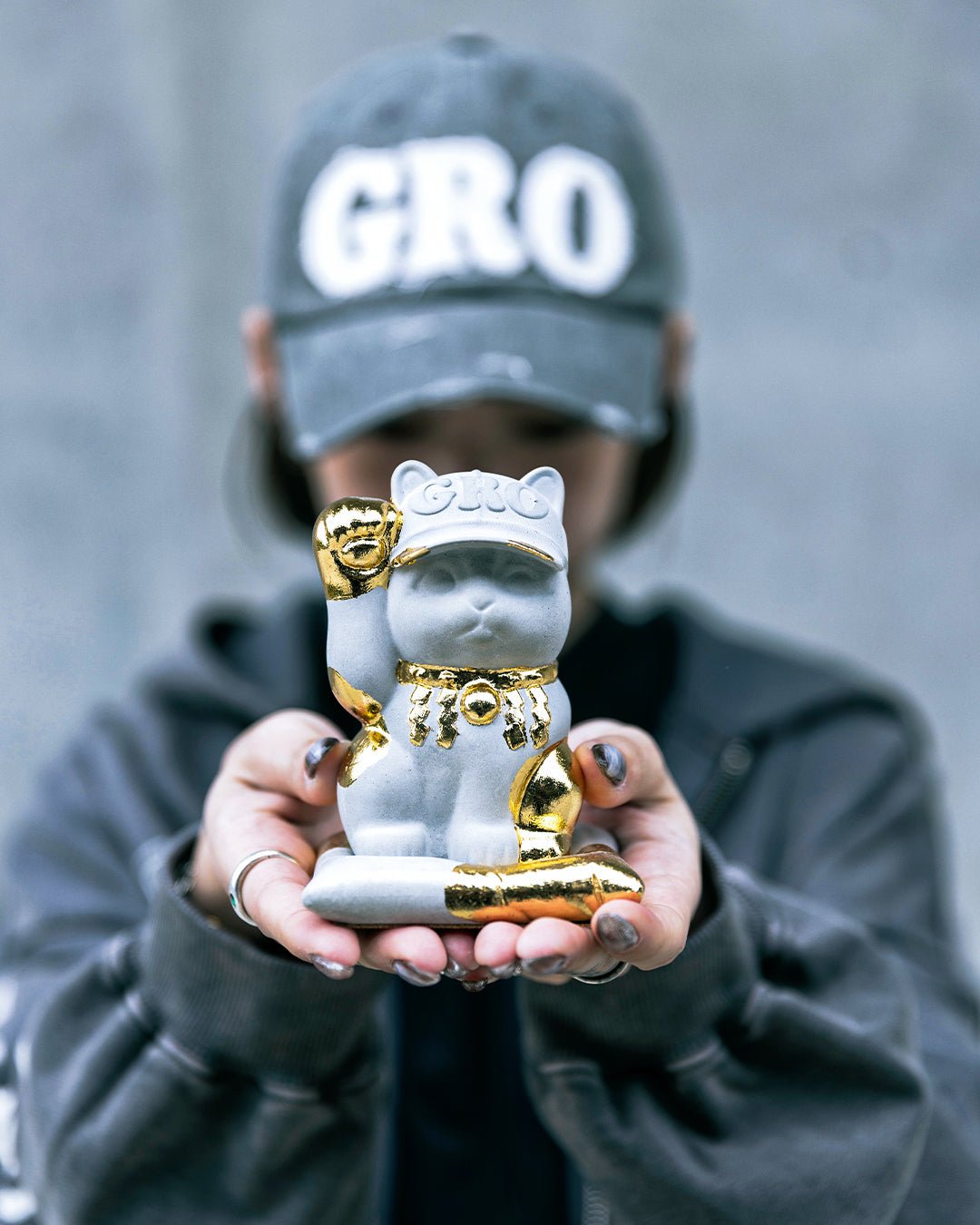 MUDLAB X GROCERY LIMITED EDITION LARGE LOGO CEMENT & GOLD - LEAF LUCKY CAT - GROGROCERY
