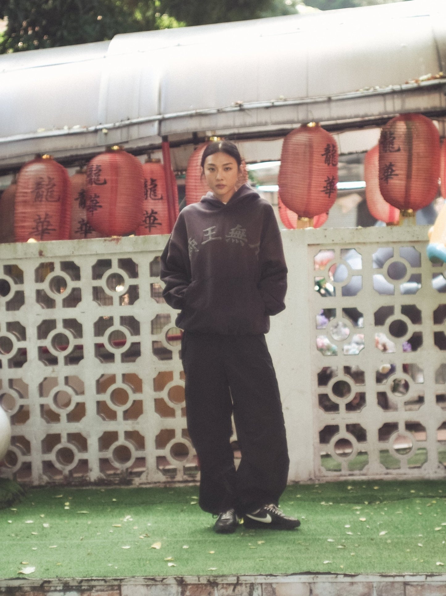 NEEDLESS GROCERY WASHED HOODIE/ DARK BROWN - GROGROCERY