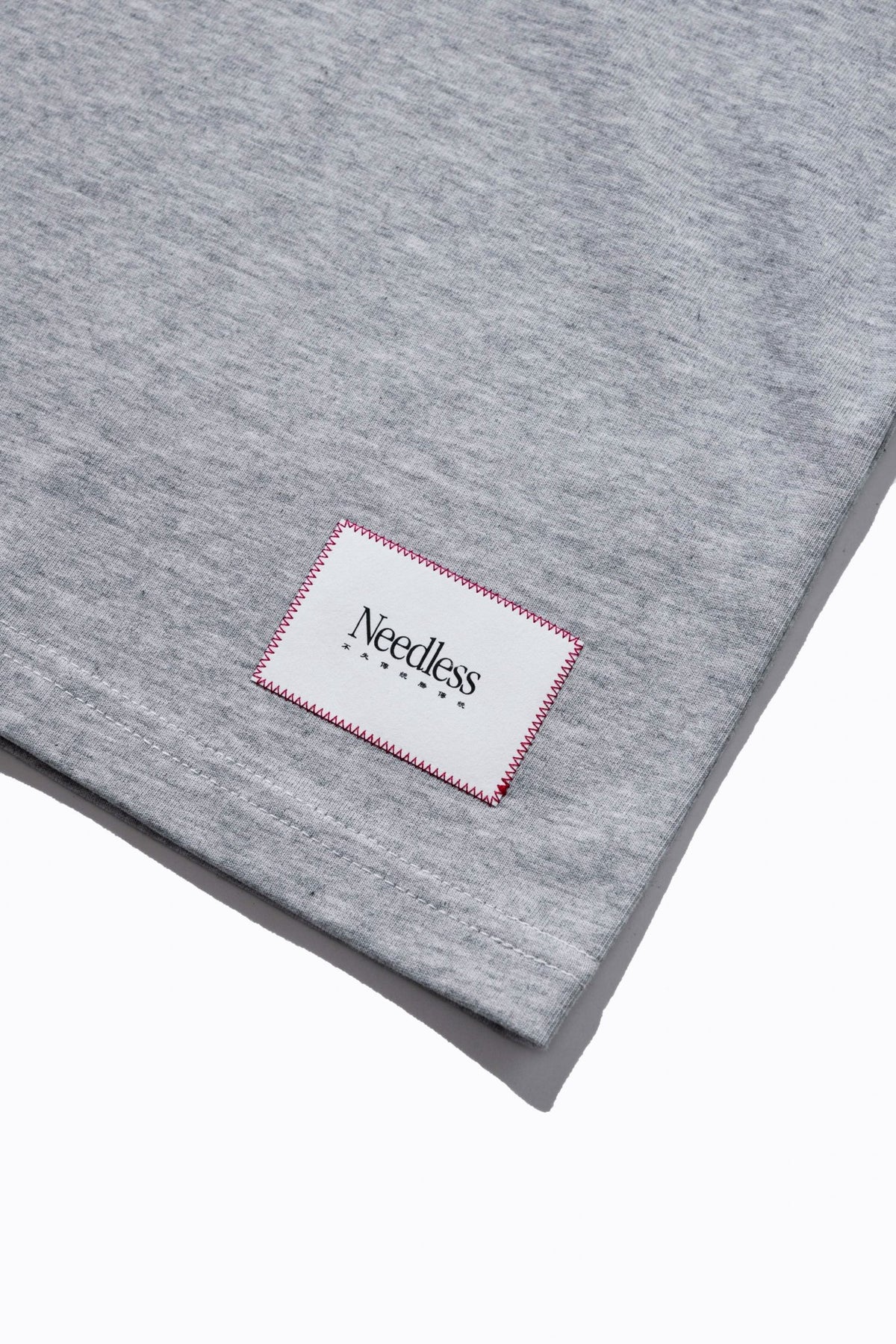 NEEDLESS SS26 CLOUD SIGNATURE TEE/ GREY - GROGROCERY