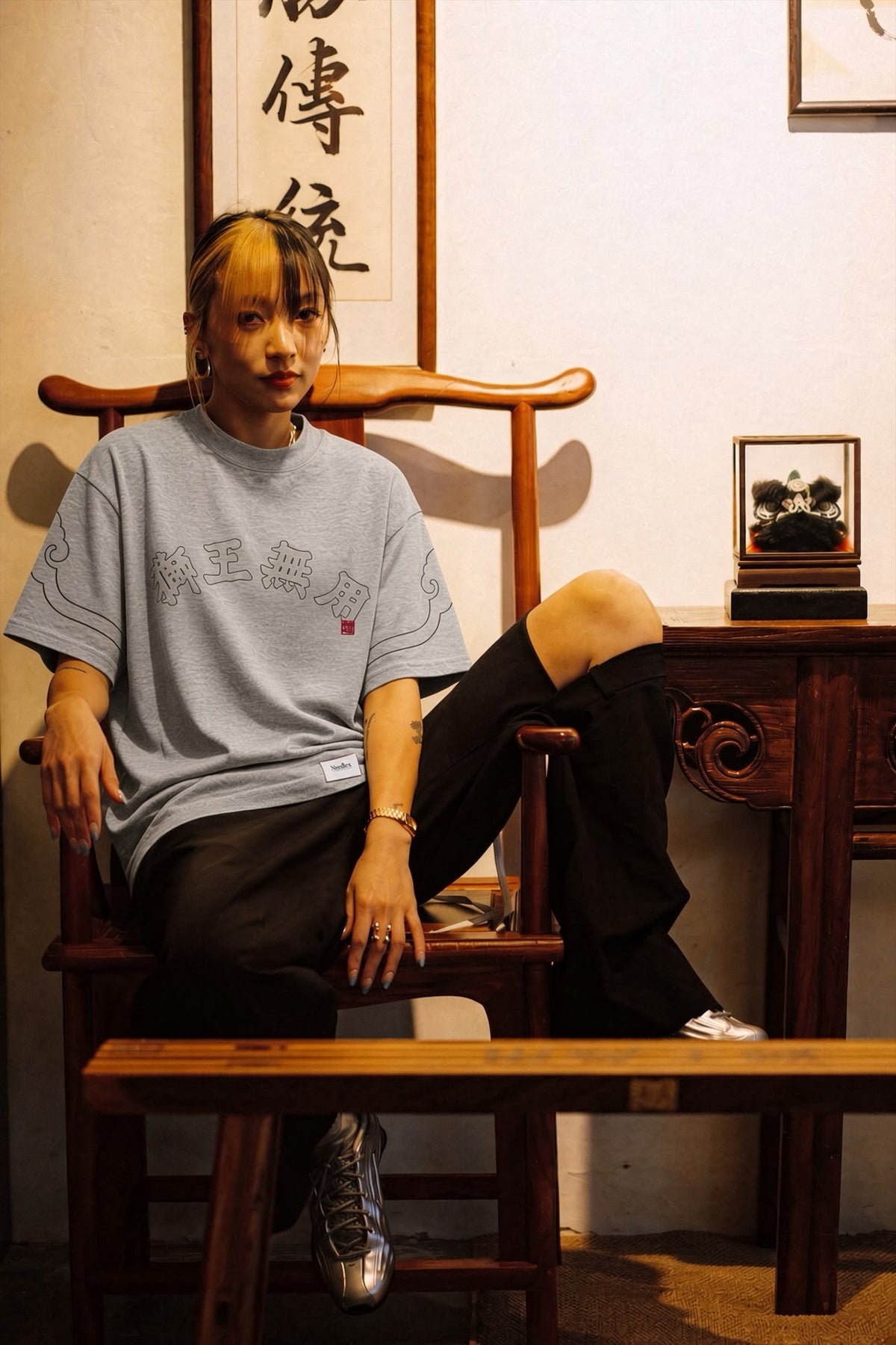 NEEDLESS SS26 CLOUD SIGNATURE TEE/ GREY - GROGROCERY