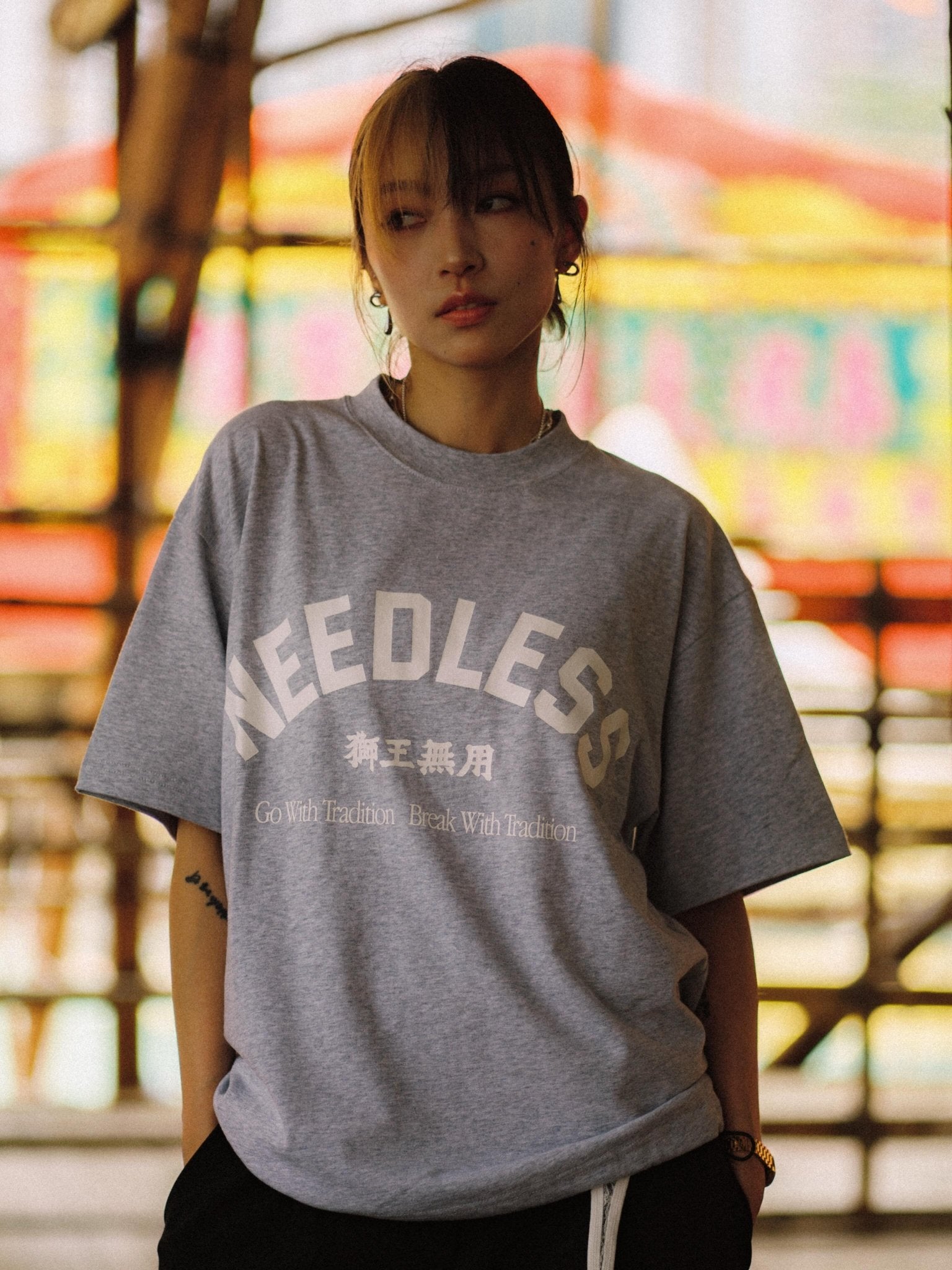NEEDLESS SS26 OUTDOOR TEE/ GREY - GROGROCERY