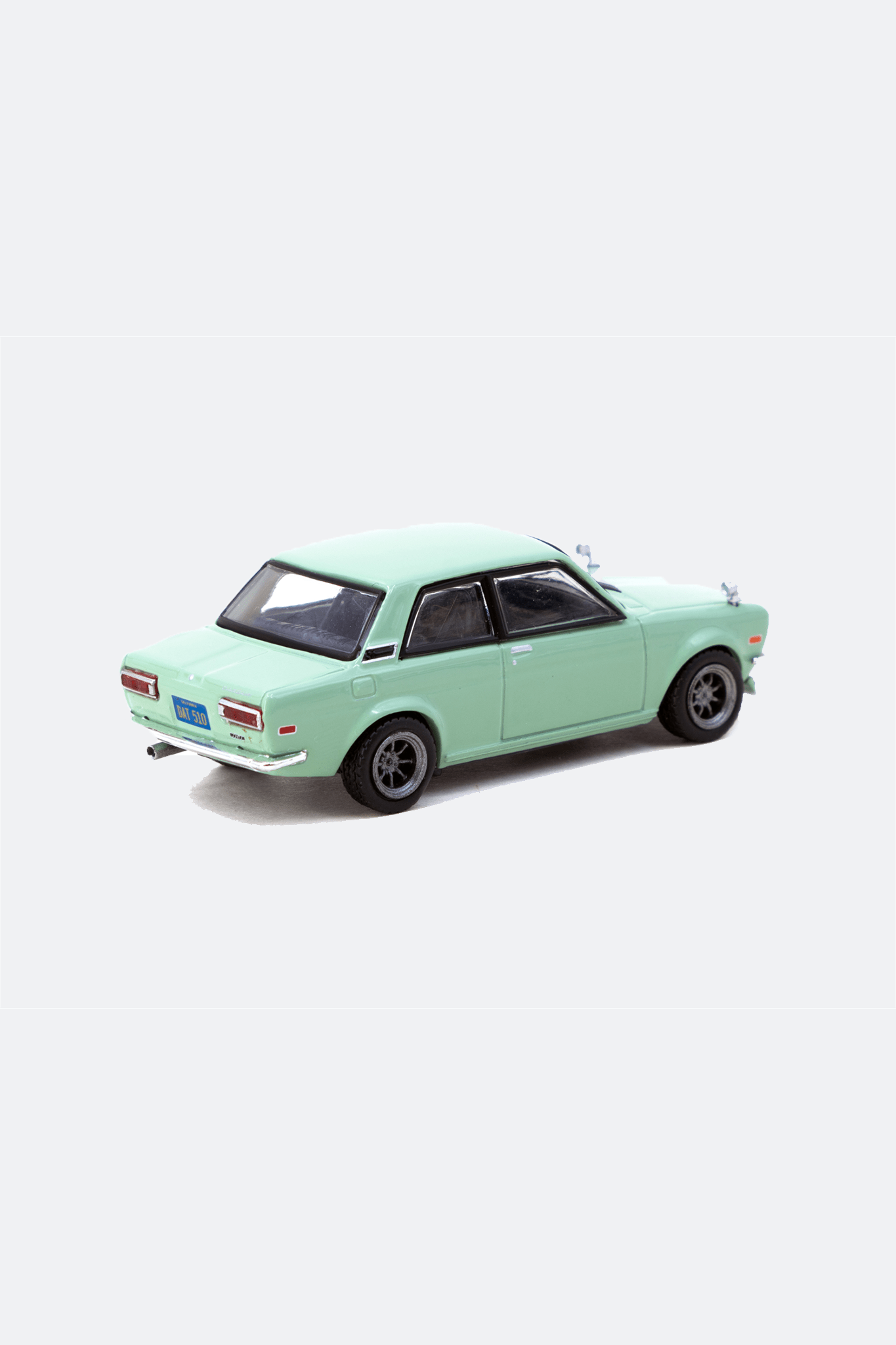 TARMAC WORKS 1/64 DATSUN 510 LIGHT GREEN - ROAD64 - GROGROCERY