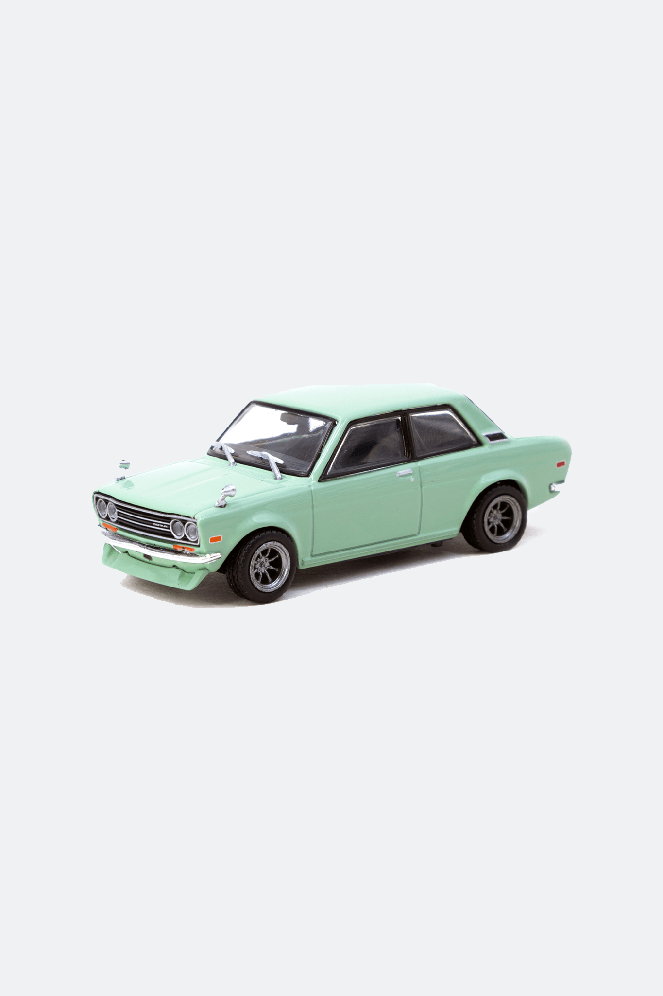 TARMAC WORKS 1/64 DATSUN 510 LIGHT GREEN - ROAD64 - GROGROCERY