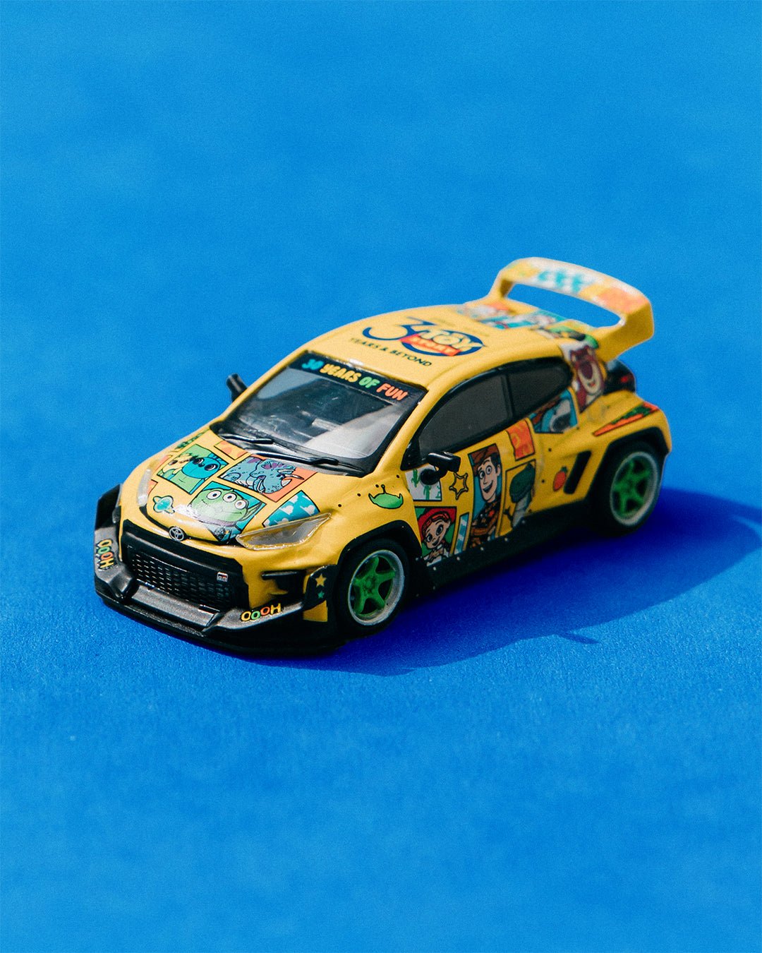 TARMAC WORKS 1/64 PANDEM TOYOTA GR YARIS - TOY STORY - 30th ANNIVERSARY - HOBBY64 - GROGROCERY