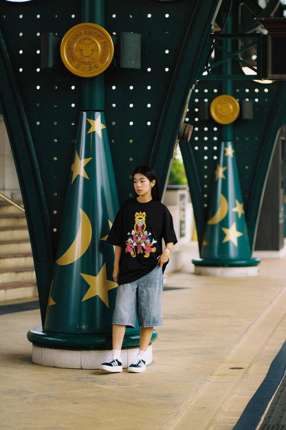 URDU X NEEDLESS DONALD DUCK「醒獅疊羅漢」TEE/ BLACK - GROGROCERY